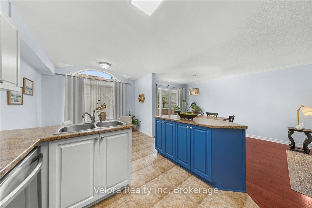 Photo 15 of 404 Sparkman Avenue, Ottawa, Avalon East — HOMEH