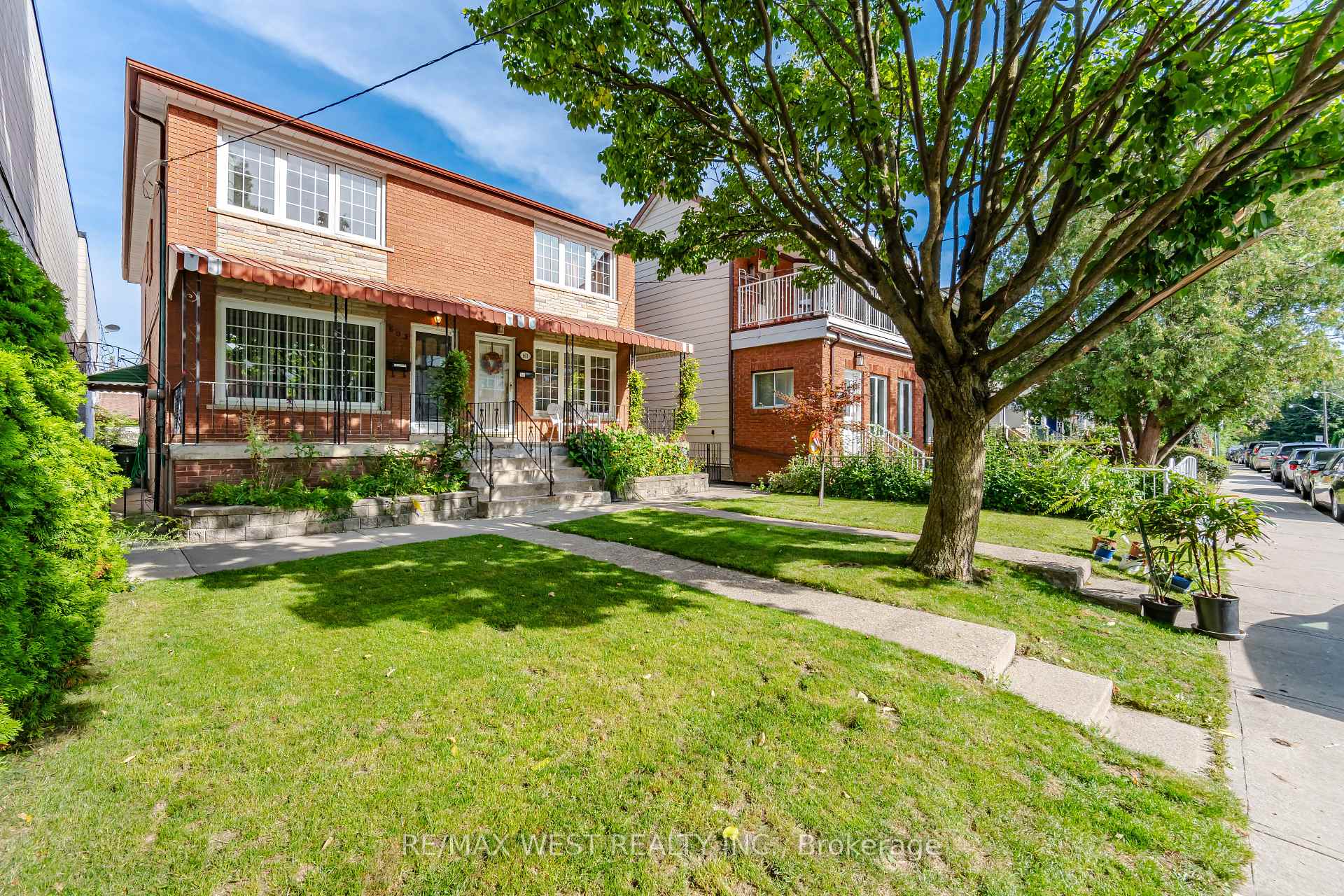 Photo 2 of 603 Concord Avenue, Toronto, Dovercourt-Wallace Emerson-Junction — HOMEH
