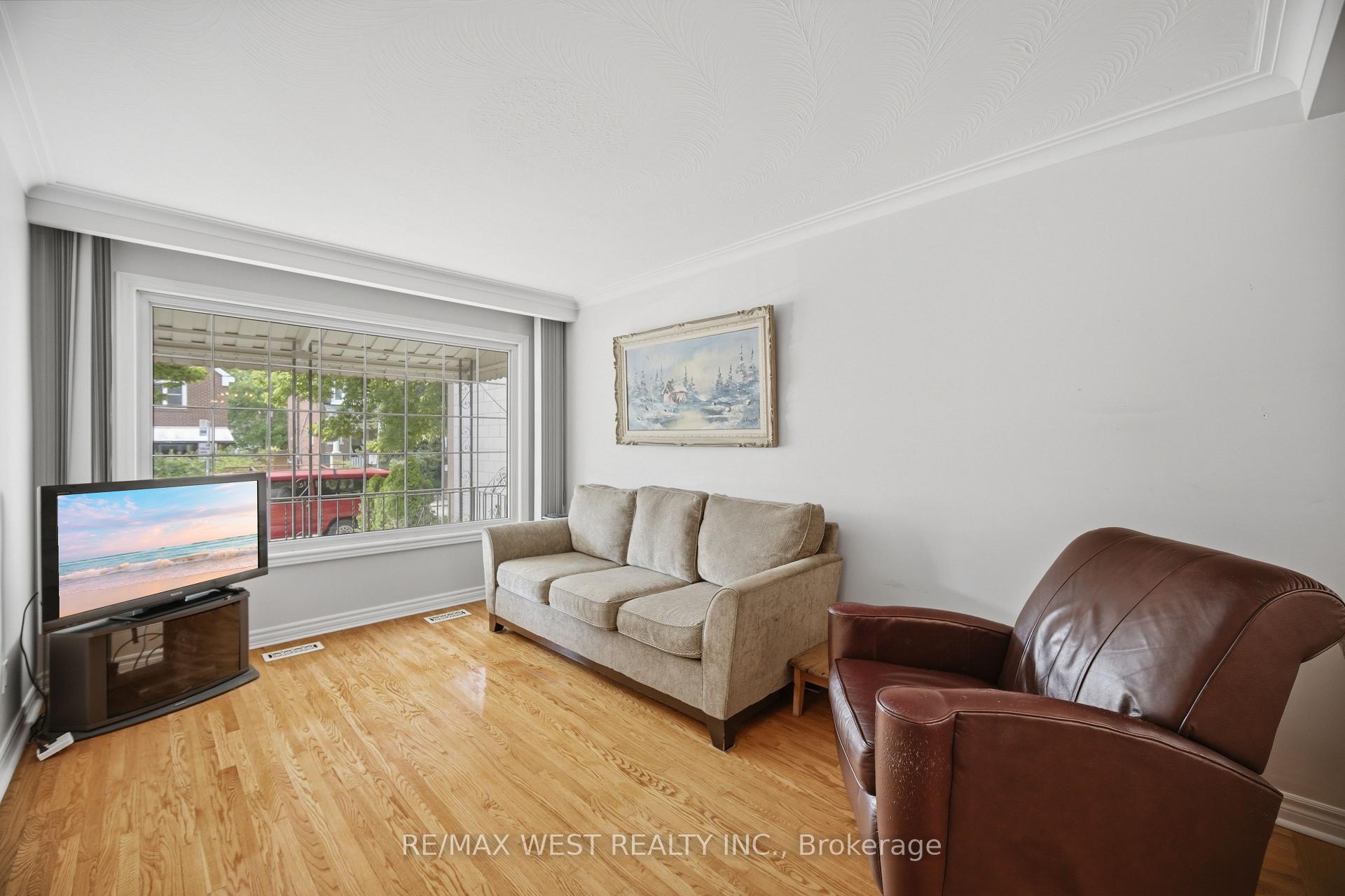 Photo 7 of 603 Concord Avenue, Toronto, Dovercourt-Wallace Emerson-Junction — HOMEH