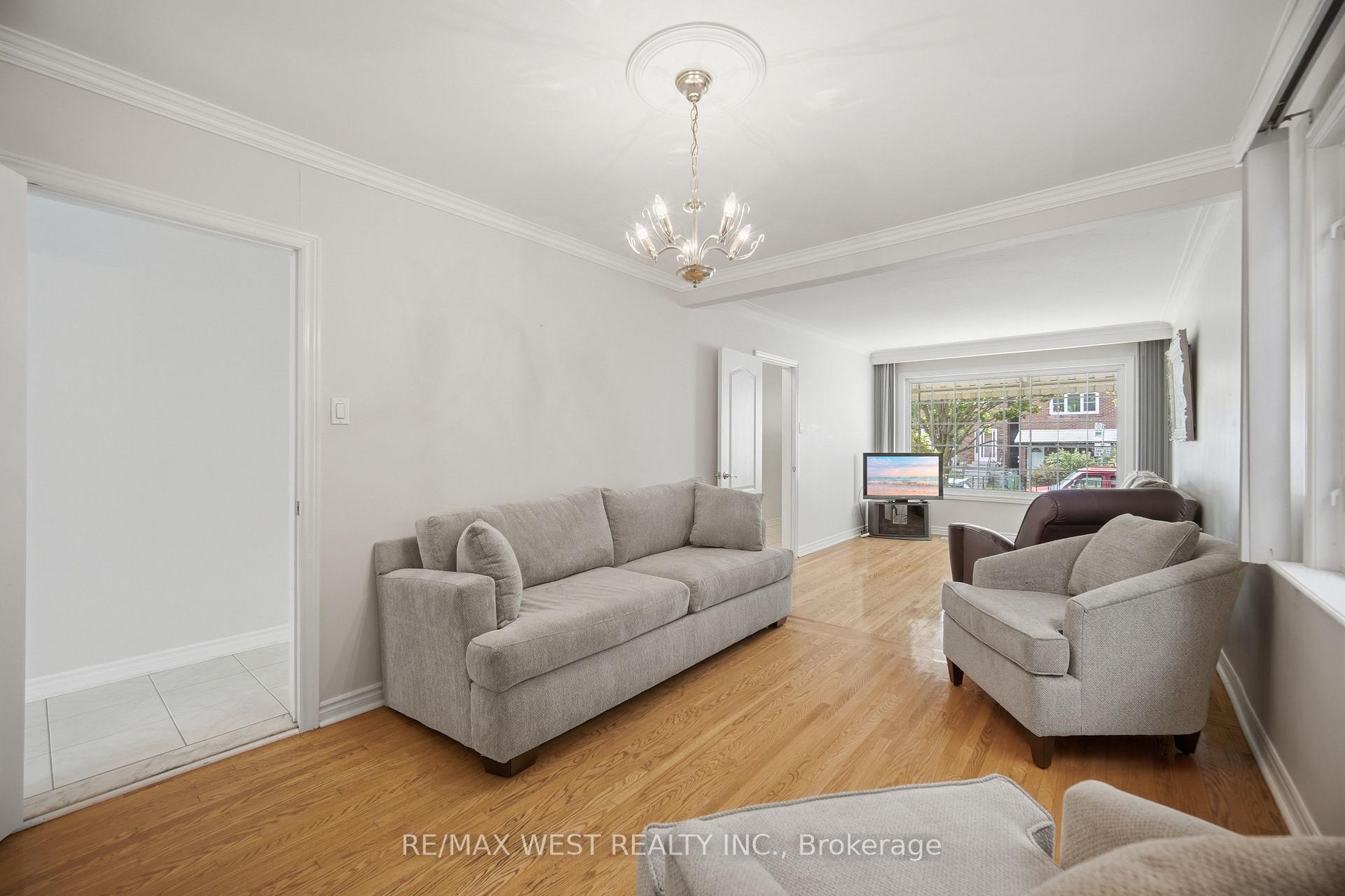 Photo 11 of 603 Concord Avenue, Toronto, Dovercourt-Wallace Emerson-Junction — HOMEH