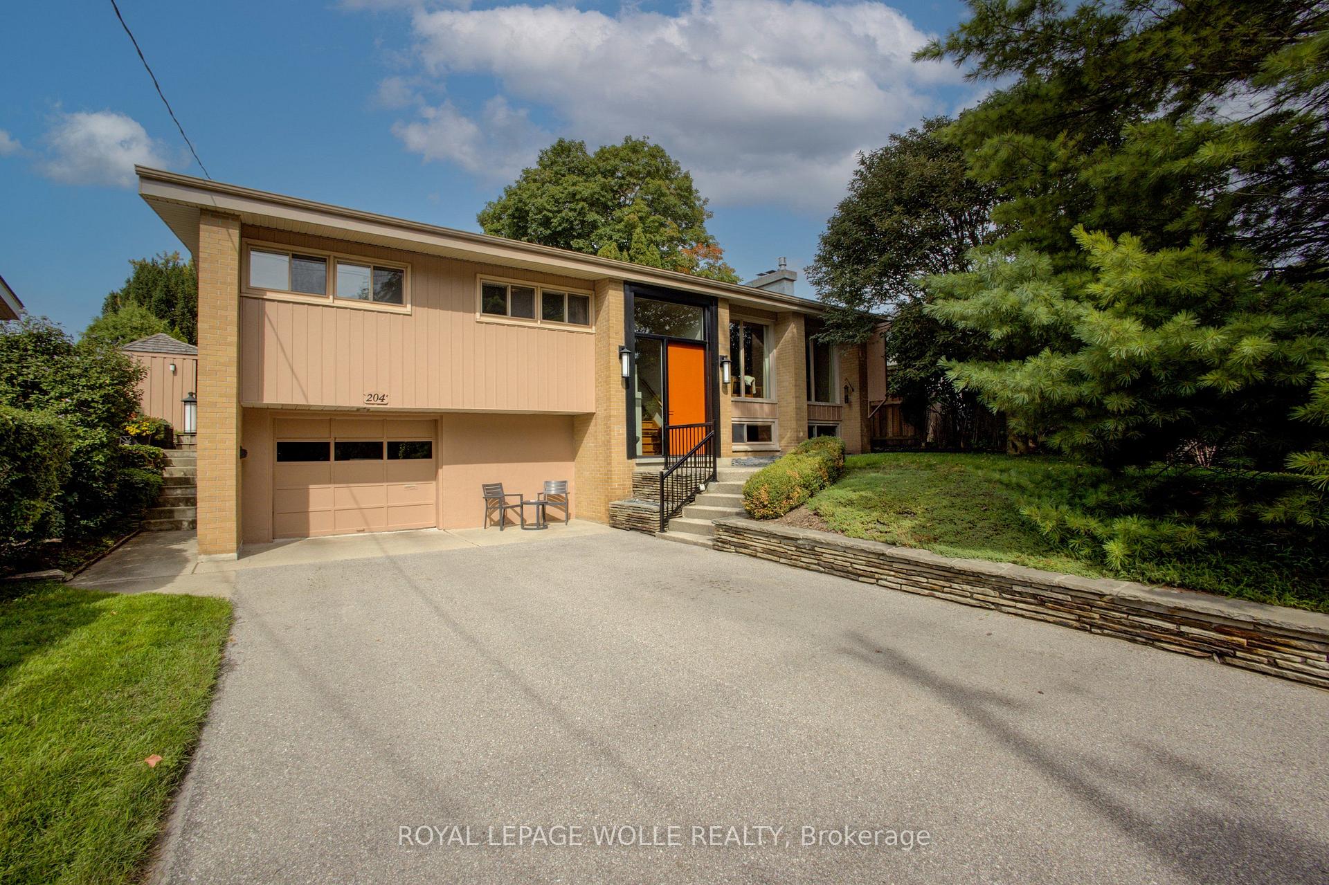 Photo 3 of 204 Manchester Road, Kitchener, Heritage Park - Kitchener — HOMEH