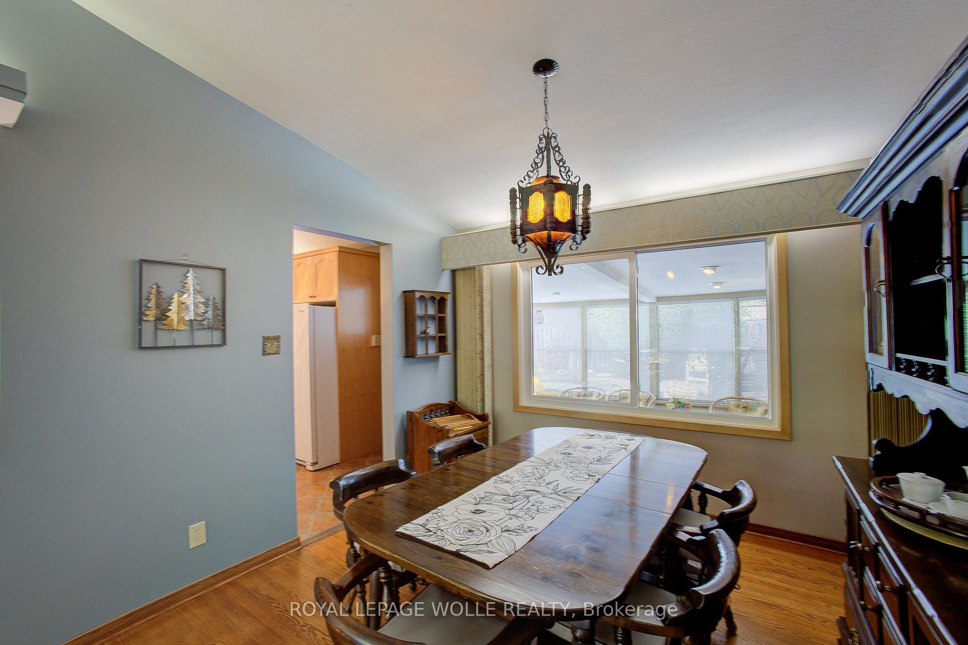 Photo 10 of 204 Manchester Road, Kitchener, Heritage Park - Kitchener — HOMEH