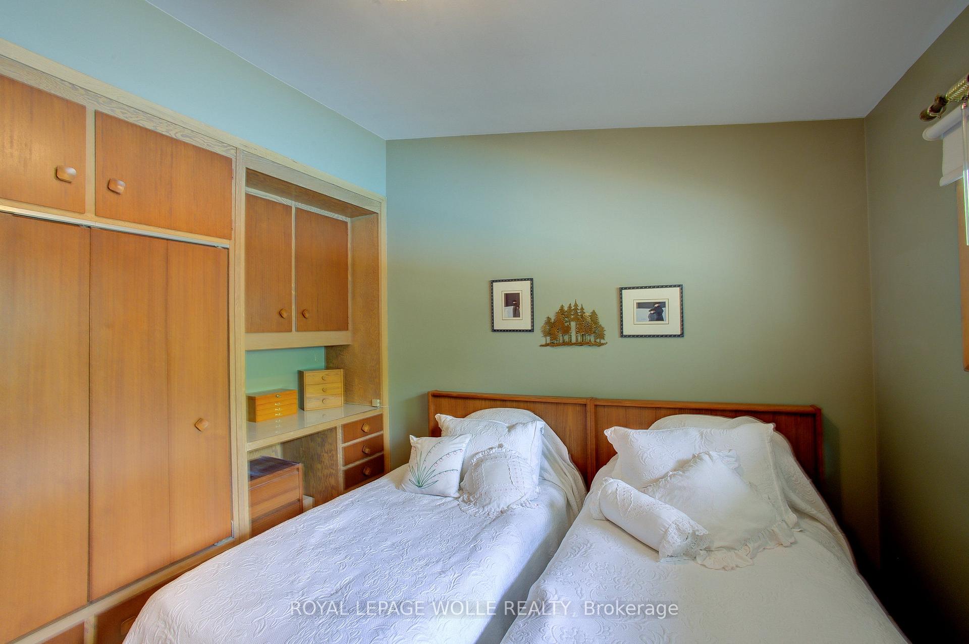 Photo 23 of 204 Manchester Road, Kitchener, Heritage Park - Kitchener — HOMEH