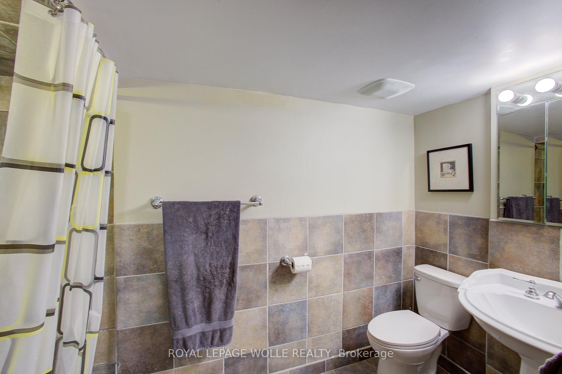 Photo 28 of 204 Manchester Road, Kitchener, Heritage Park - Kitchener — HOMEH