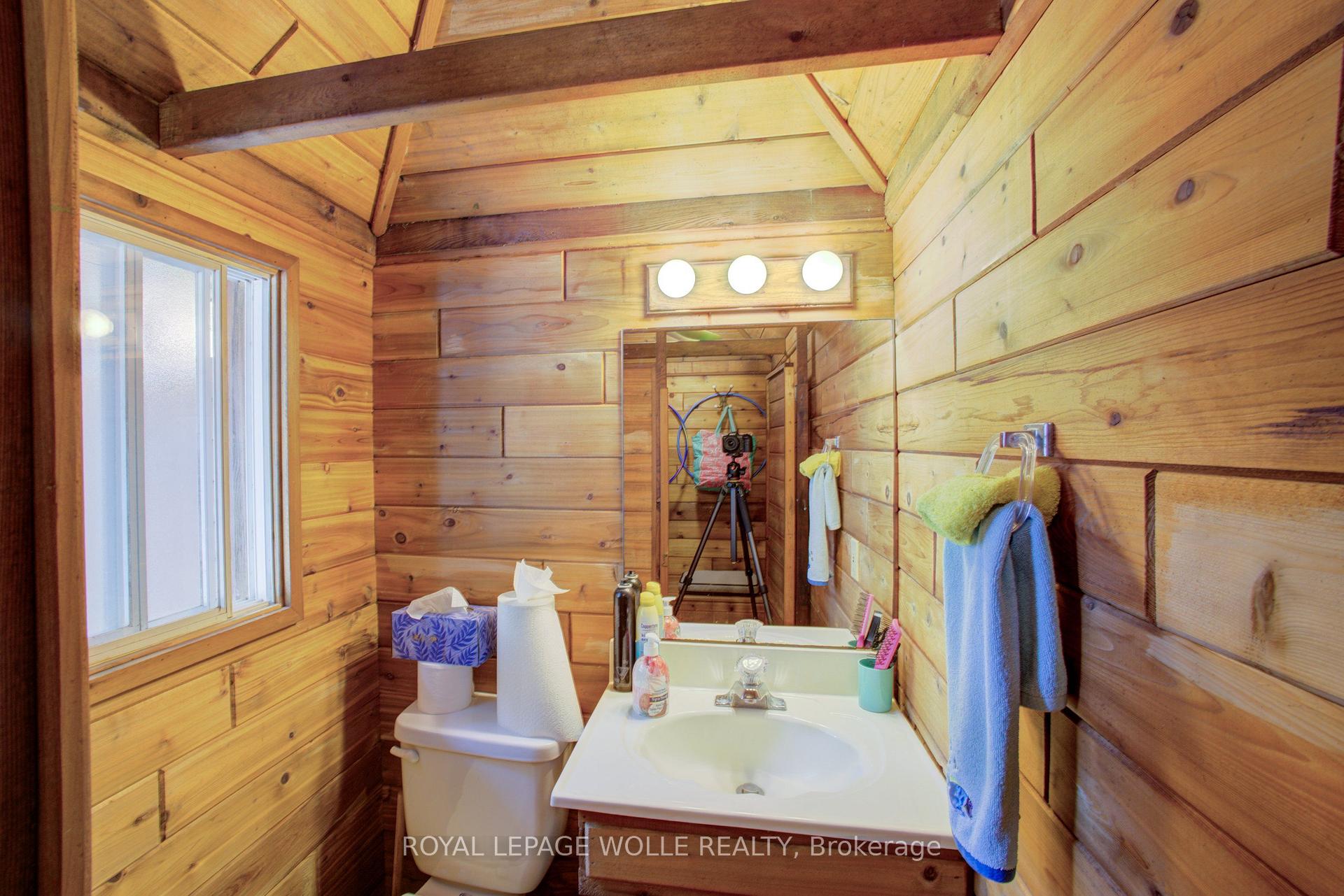 Photo 35 of 204 Manchester Road, Kitchener, Heritage Park - Kitchener — HOMEH