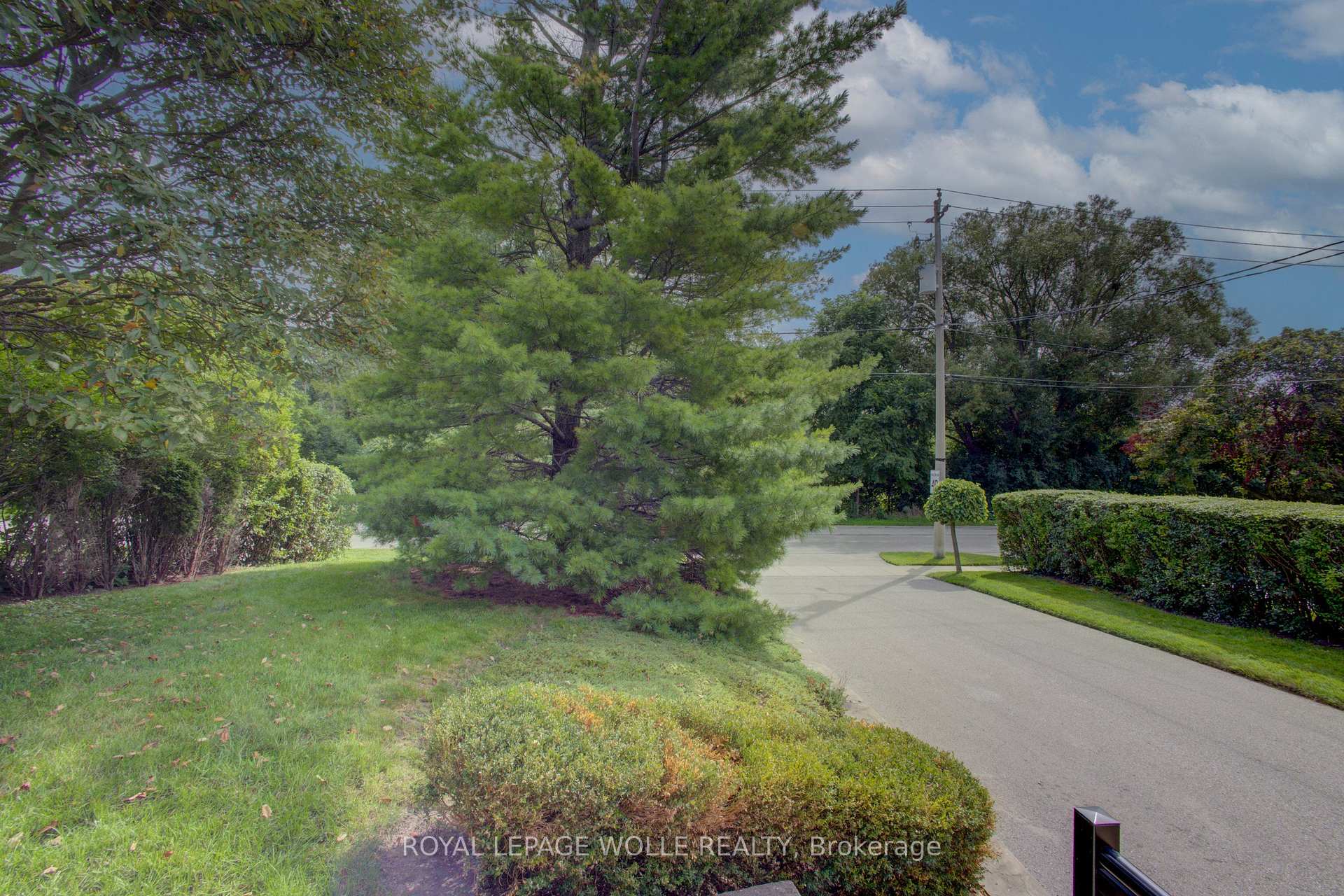 Photo 36 of 204 Manchester Road, Kitchener, Heritage Park - Kitchener — HOMEH