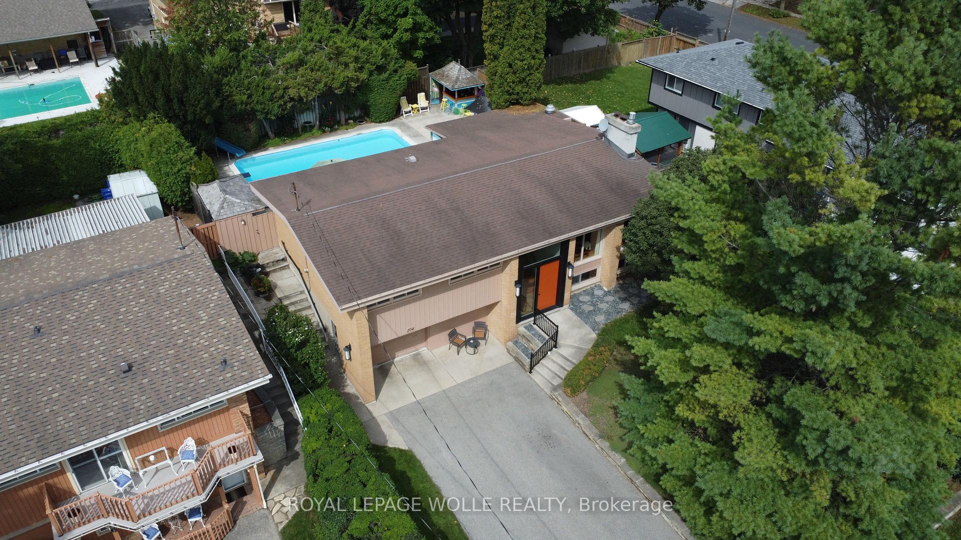 Photo 37 of 204 Manchester Road, Kitchener, Heritage Park - Kitchener — HOMEH
