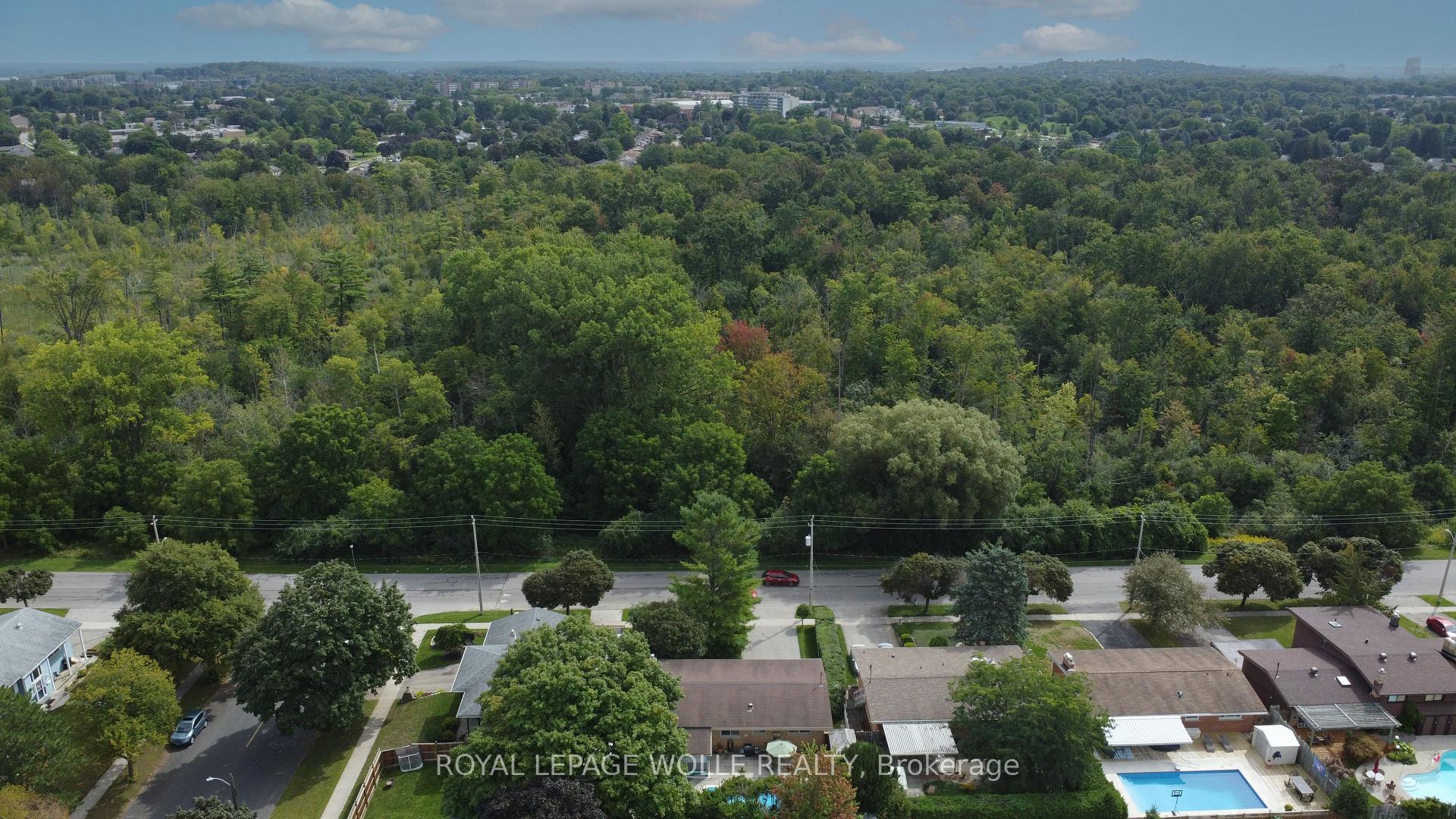 Photo 39 of 204 Manchester Road, Kitchener, Heritage Park - Kitchener — HOMEH