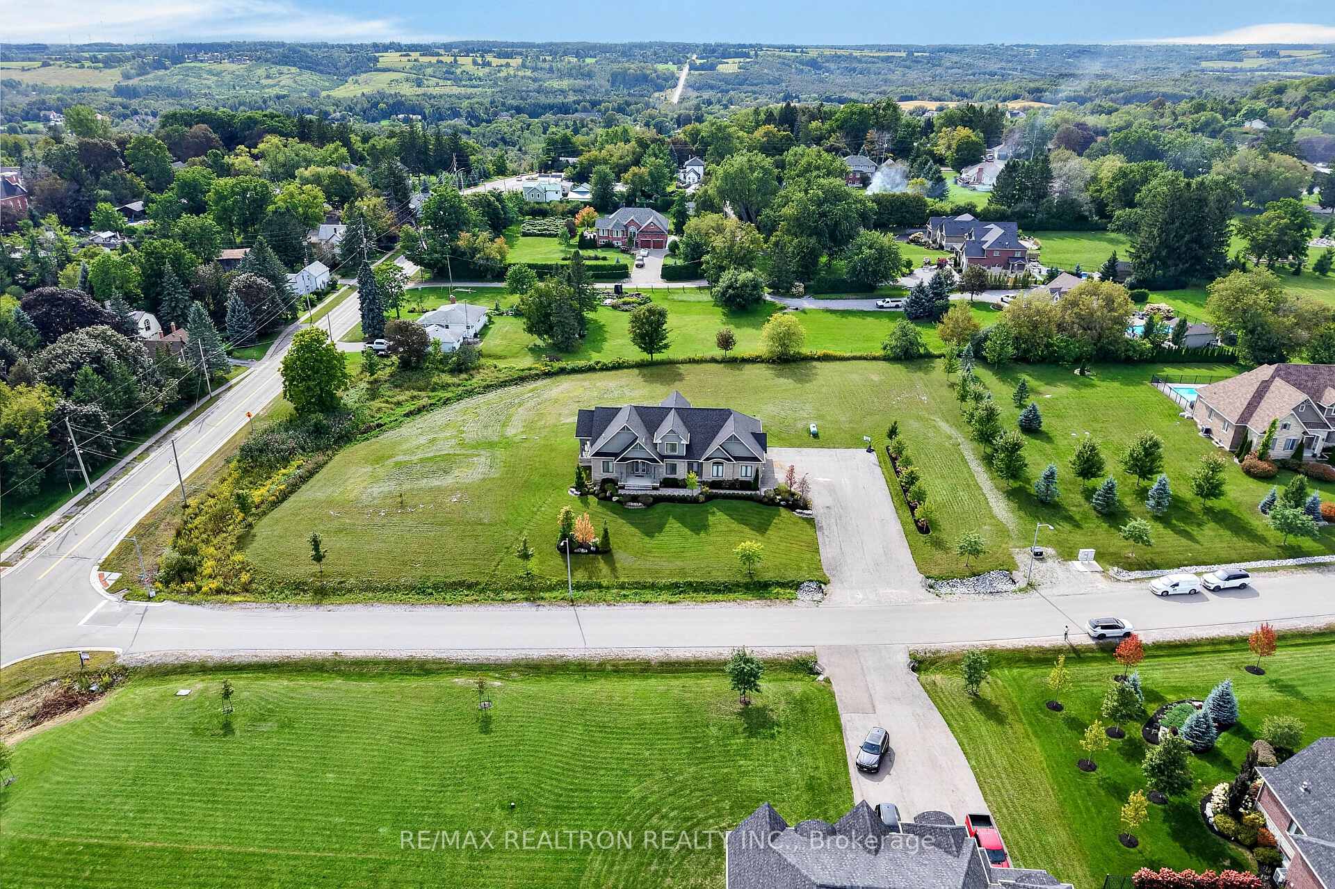 Photo 4 of 57 Lionel Byam Drive, Clarington, Rural Clarington — HOMEH