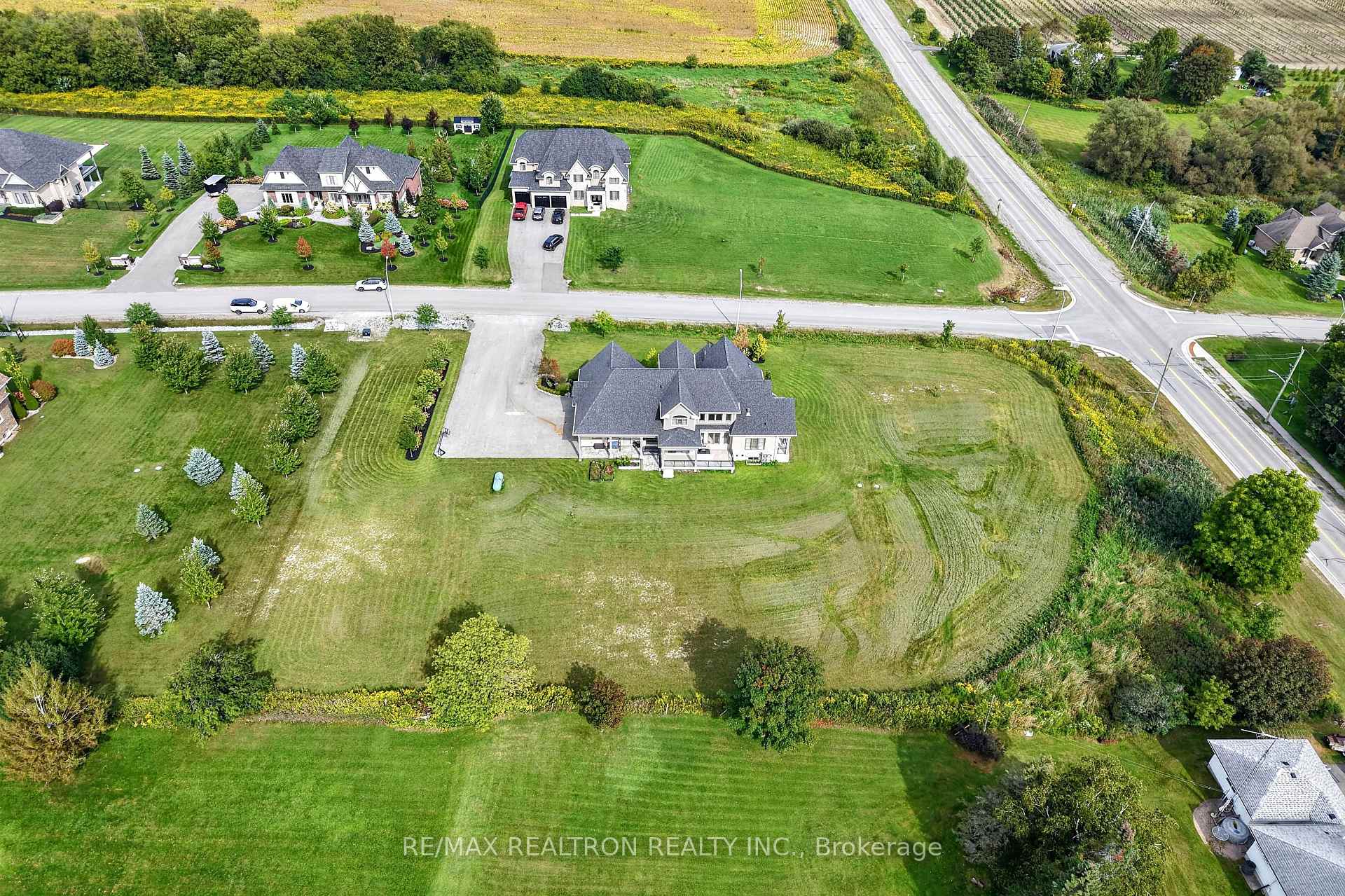 Photo 5 of 57 Lionel Byam Drive, Clarington, Rural Clarington — HOMEH