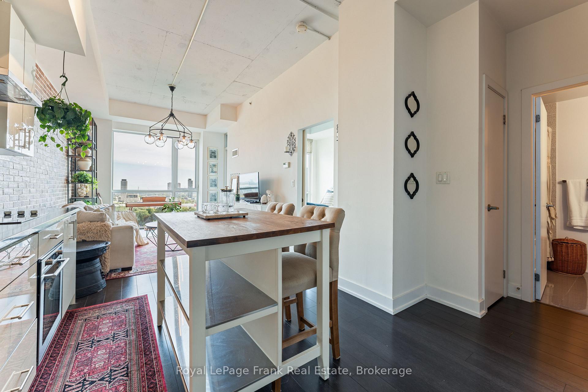 Photo 5 of Unit 1306, 75 The Donway, North York, Banbury-Don Mills — HOMEH
