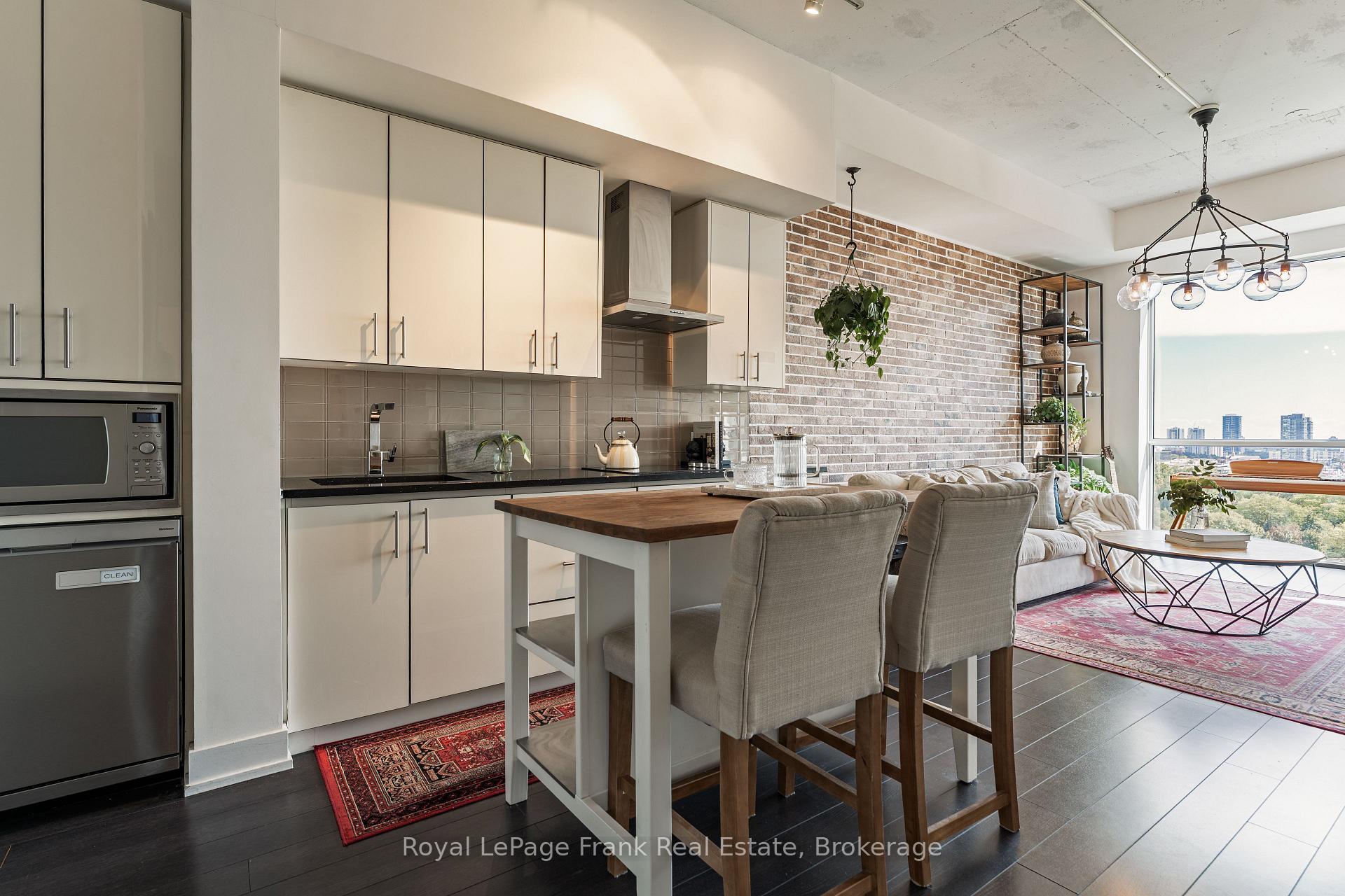 Photo 13 of Unit 1306, 75 The Donway, North York, Banbury-Don Mills — HOMEH