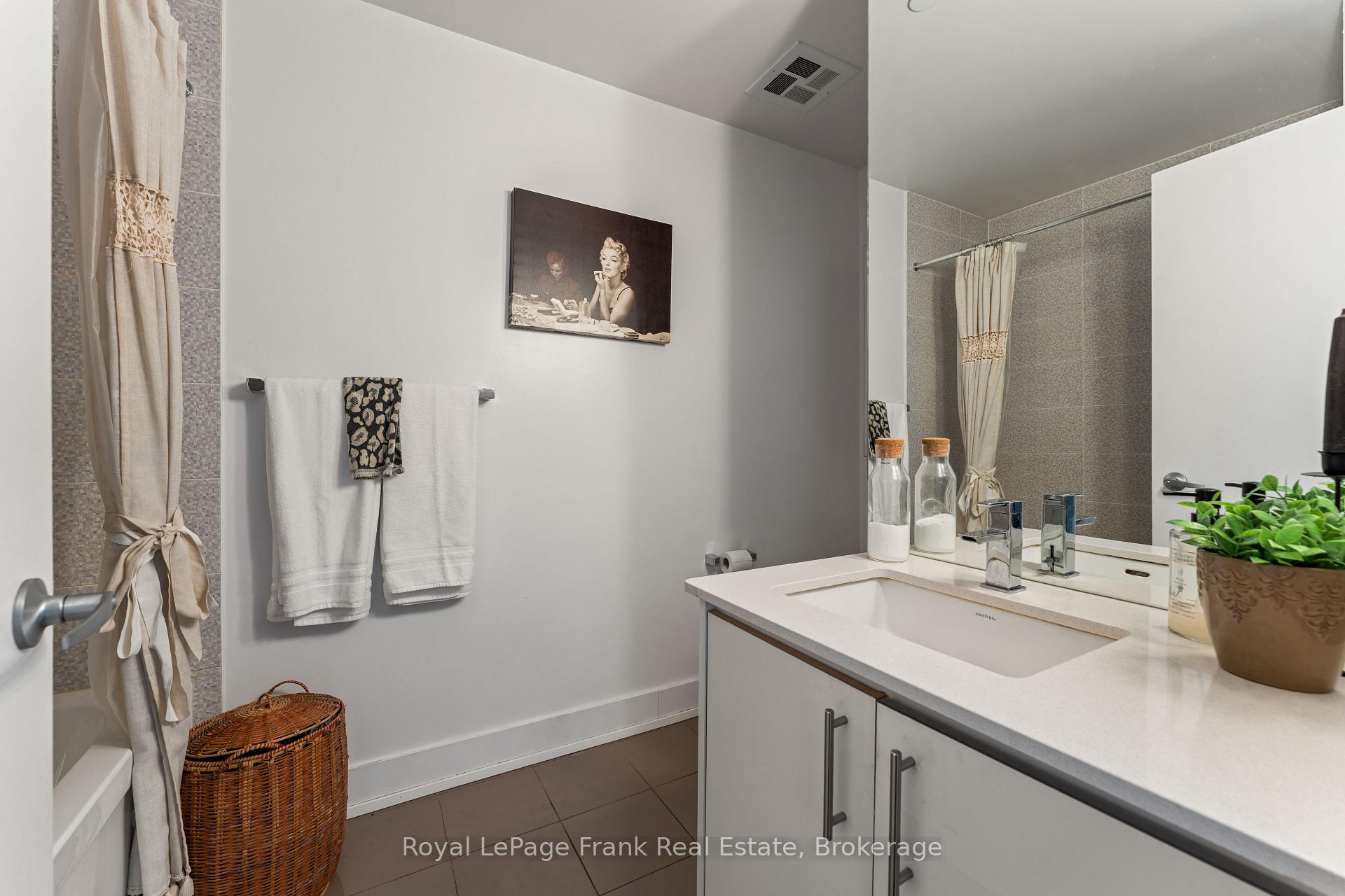 Photo 14 of Unit 1306, 75 The Donway, North York, Banbury-Don Mills — HOMEH
