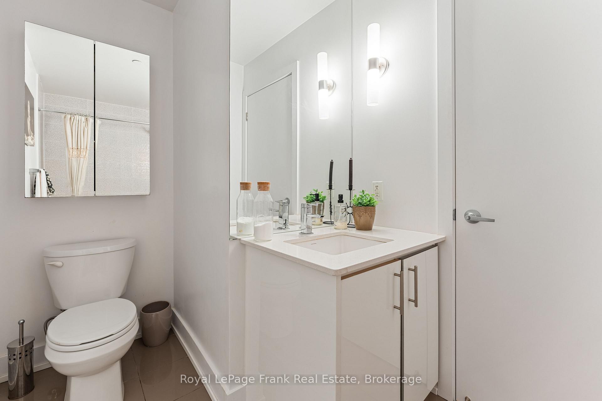 Photo 15 of Unit 1306, 75 The Donway, North York, Banbury-Don Mills — HOMEH