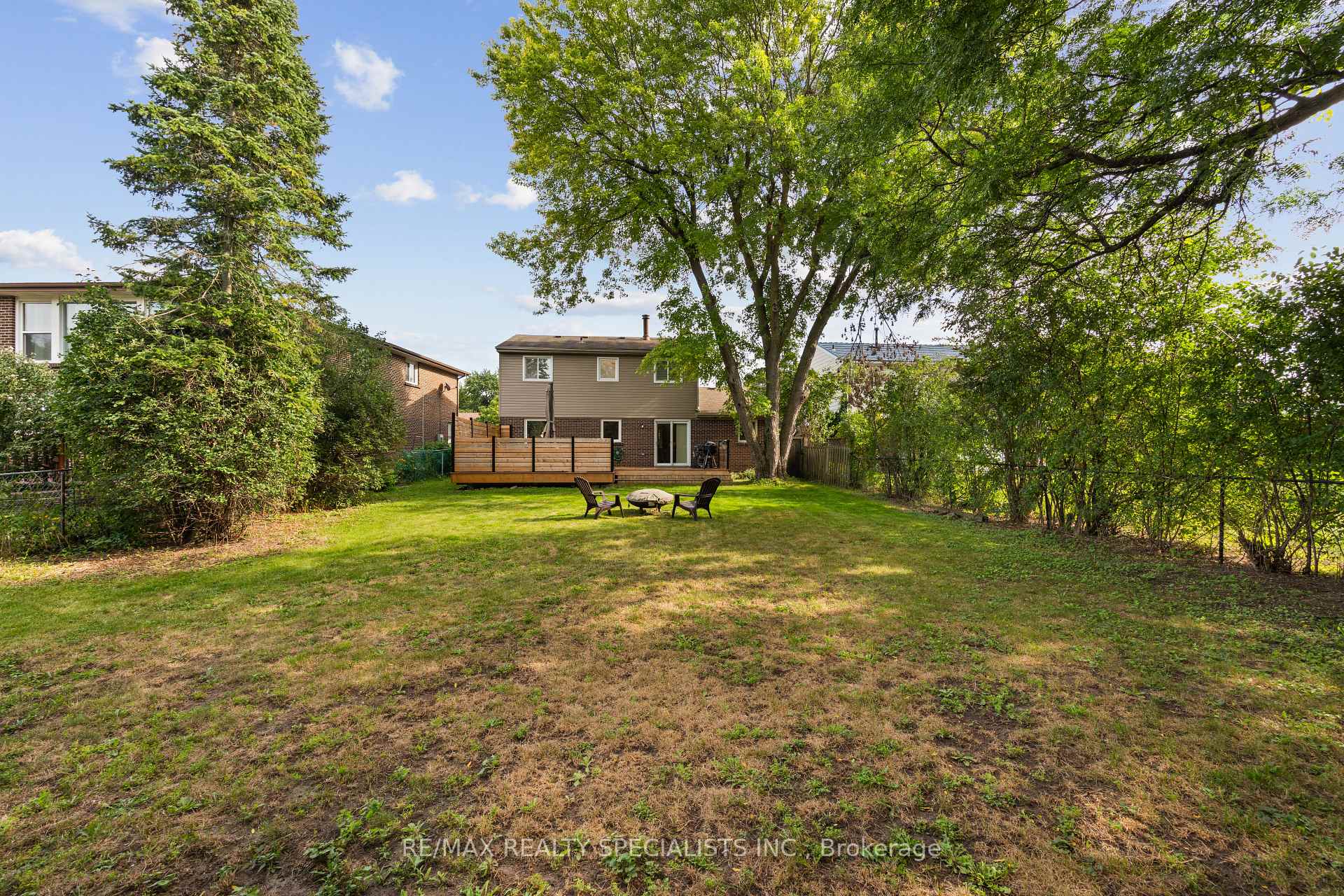 Photo 7 of 10 Lorraine Crescent, Brampton, Westgate — HOMEH