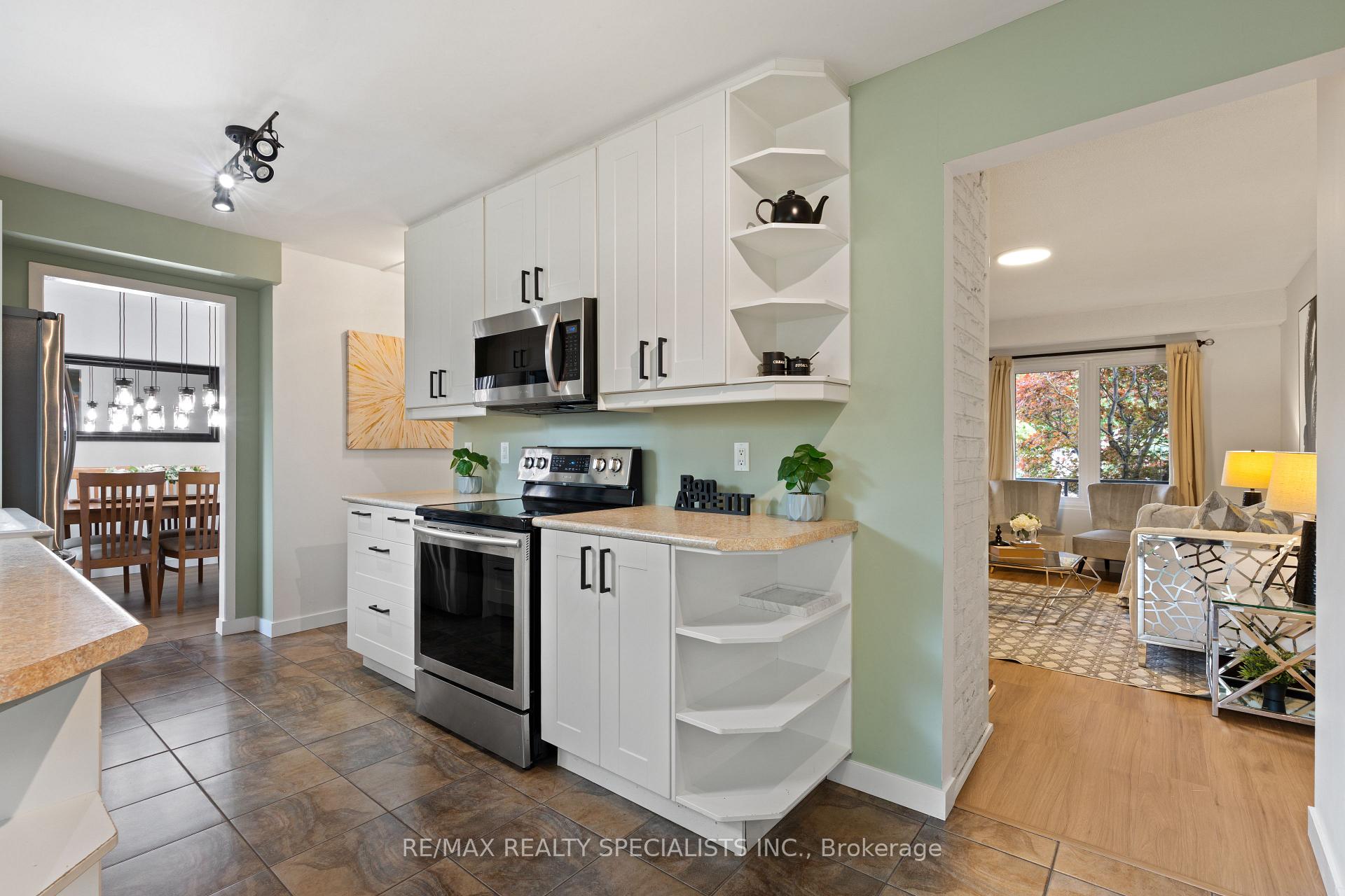 Photo 26 of 10 Lorraine Crescent, Brampton, Westgate — HOMEH