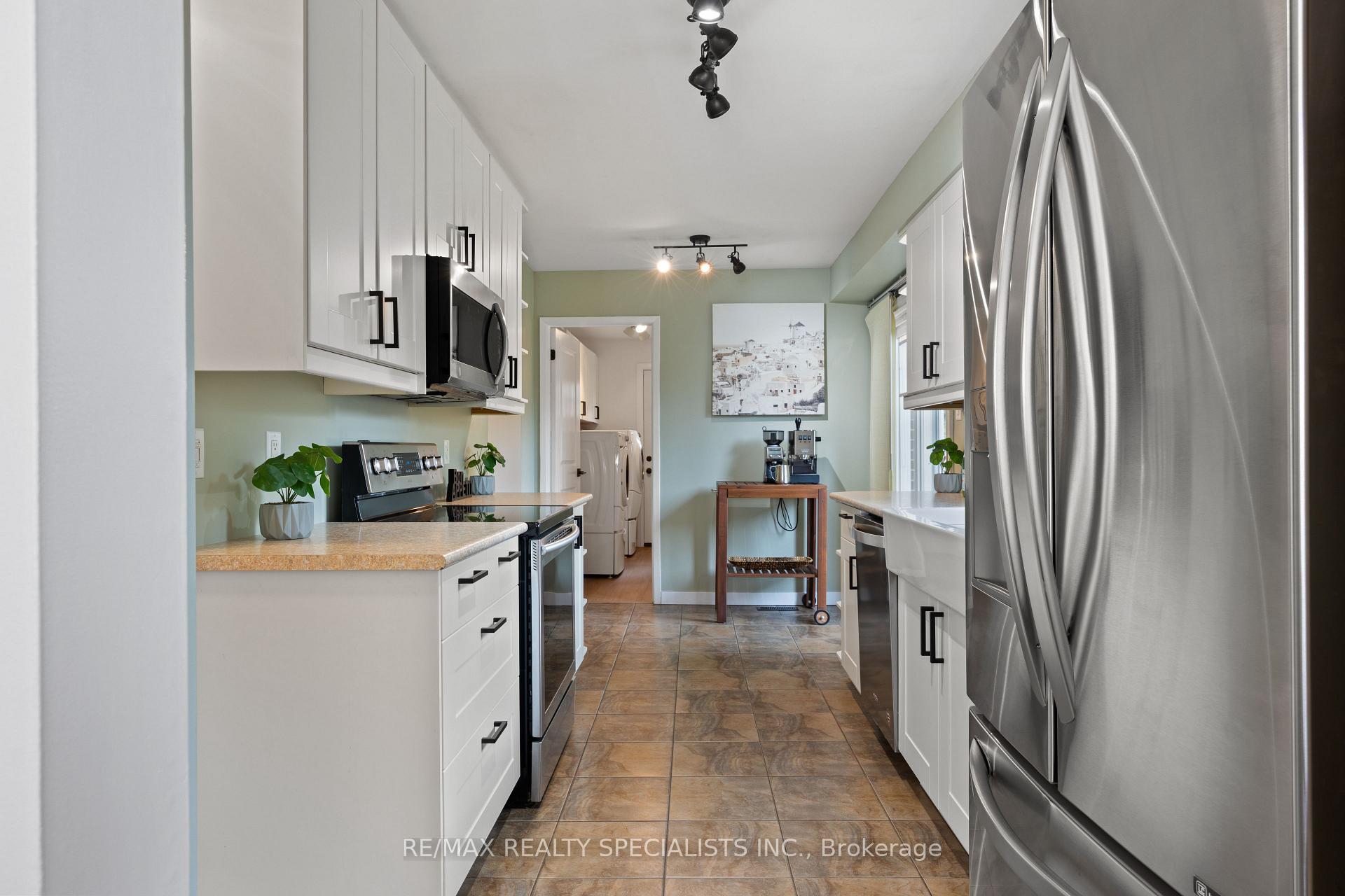 Photo 27 of 10 Lorraine Crescent, Brampton, Westgate — HOMEH