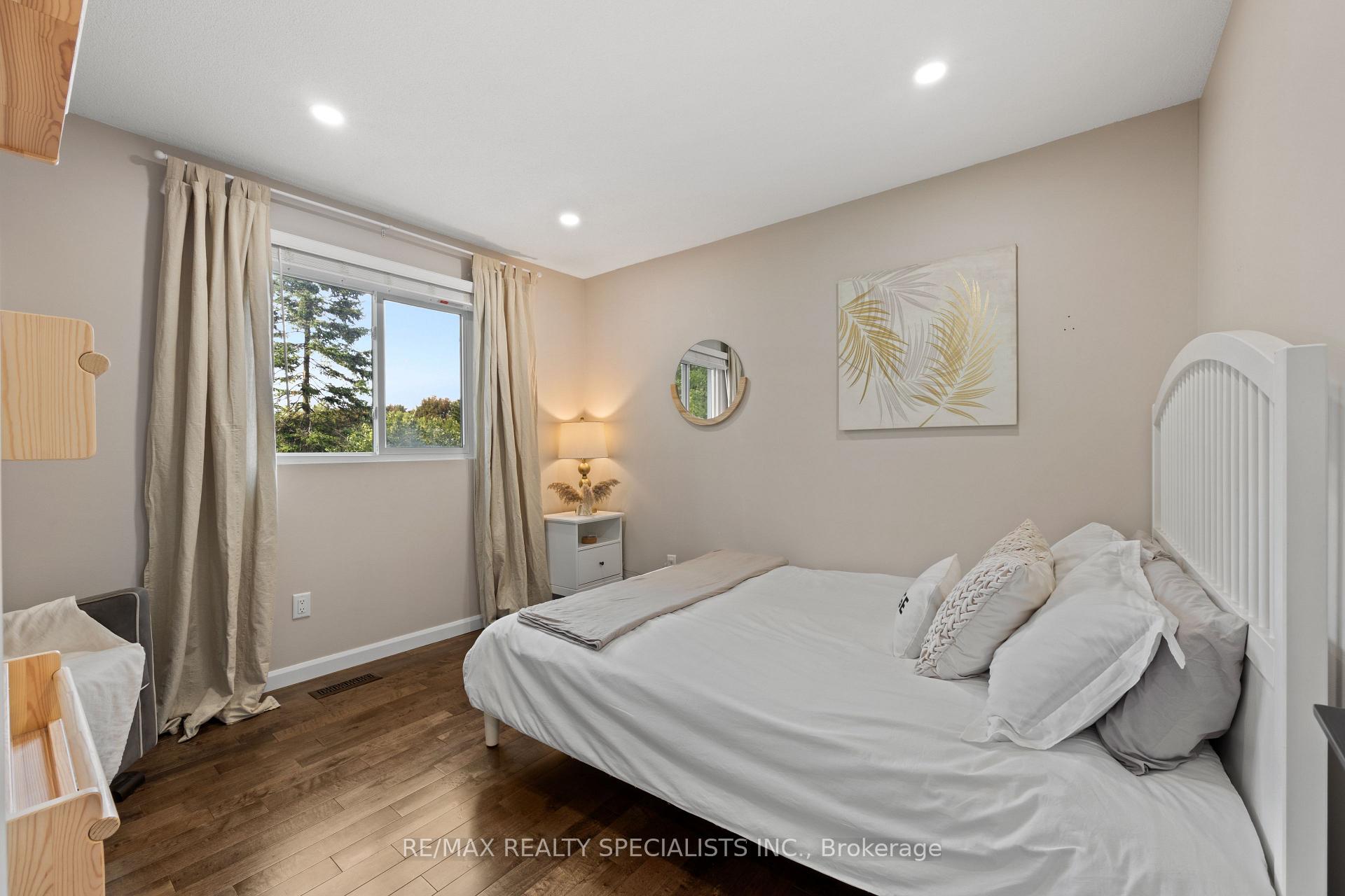 Photo 39 of 10 Lorraine Crescent, Brampton, Westgate — HOMEH
