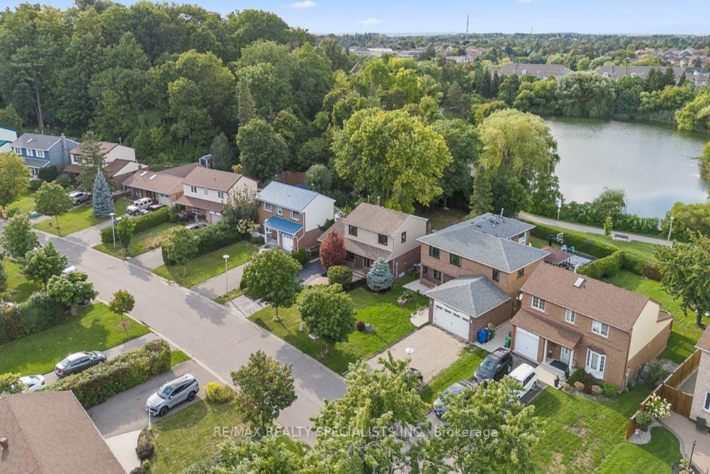 Photo 52 of 10 Lorraine Crescent, Brampton, Westgate — HOMEH