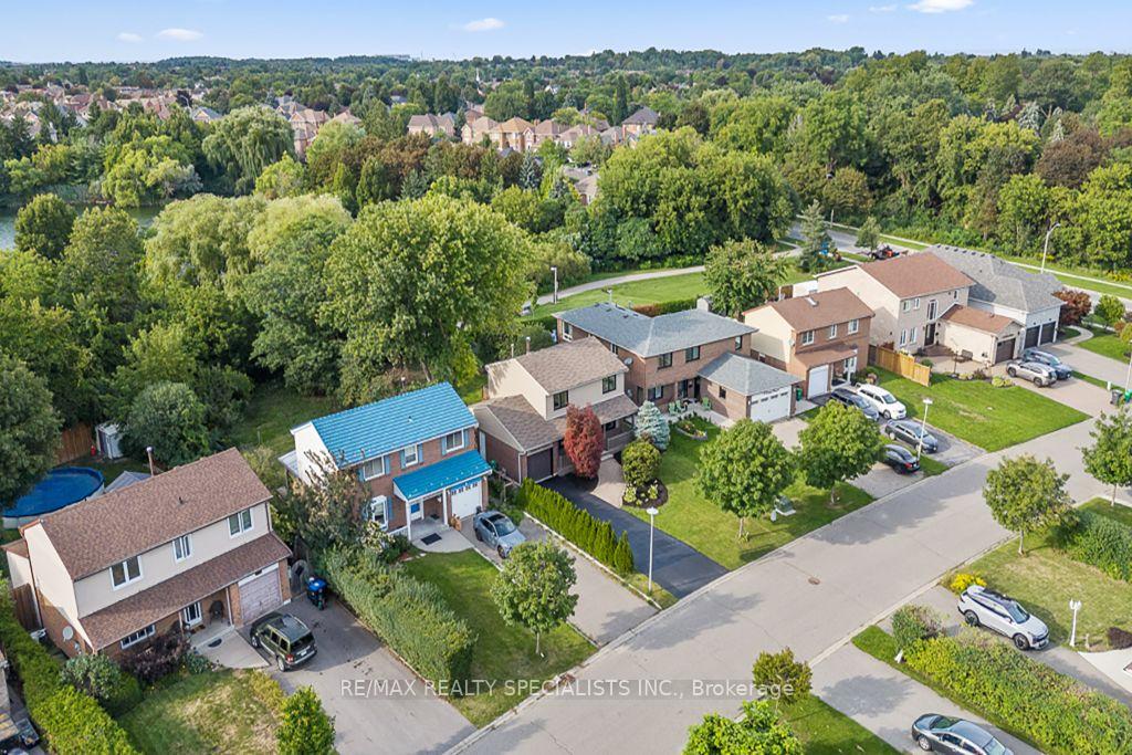 Photo 53 of 10 Lorraine Crescent, Brampton, Westgate — HOMEH