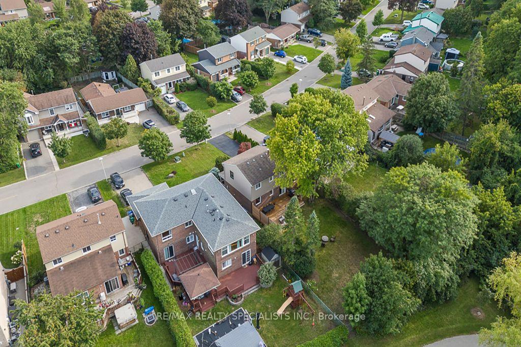 Photo 60 of 10 Lorraine Crescent, Brampton, Westgate — HOMEH