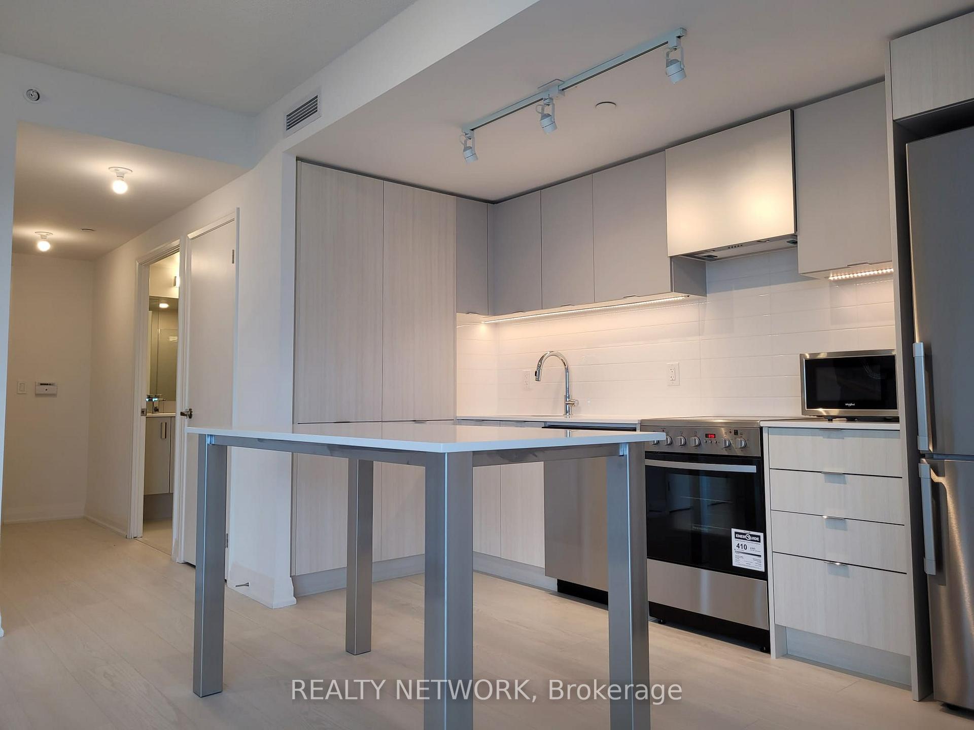 Photo 3 of Unit 2807, 30 Gibbs Road, Etobicoke, Islington-City Centre West — HOMEH