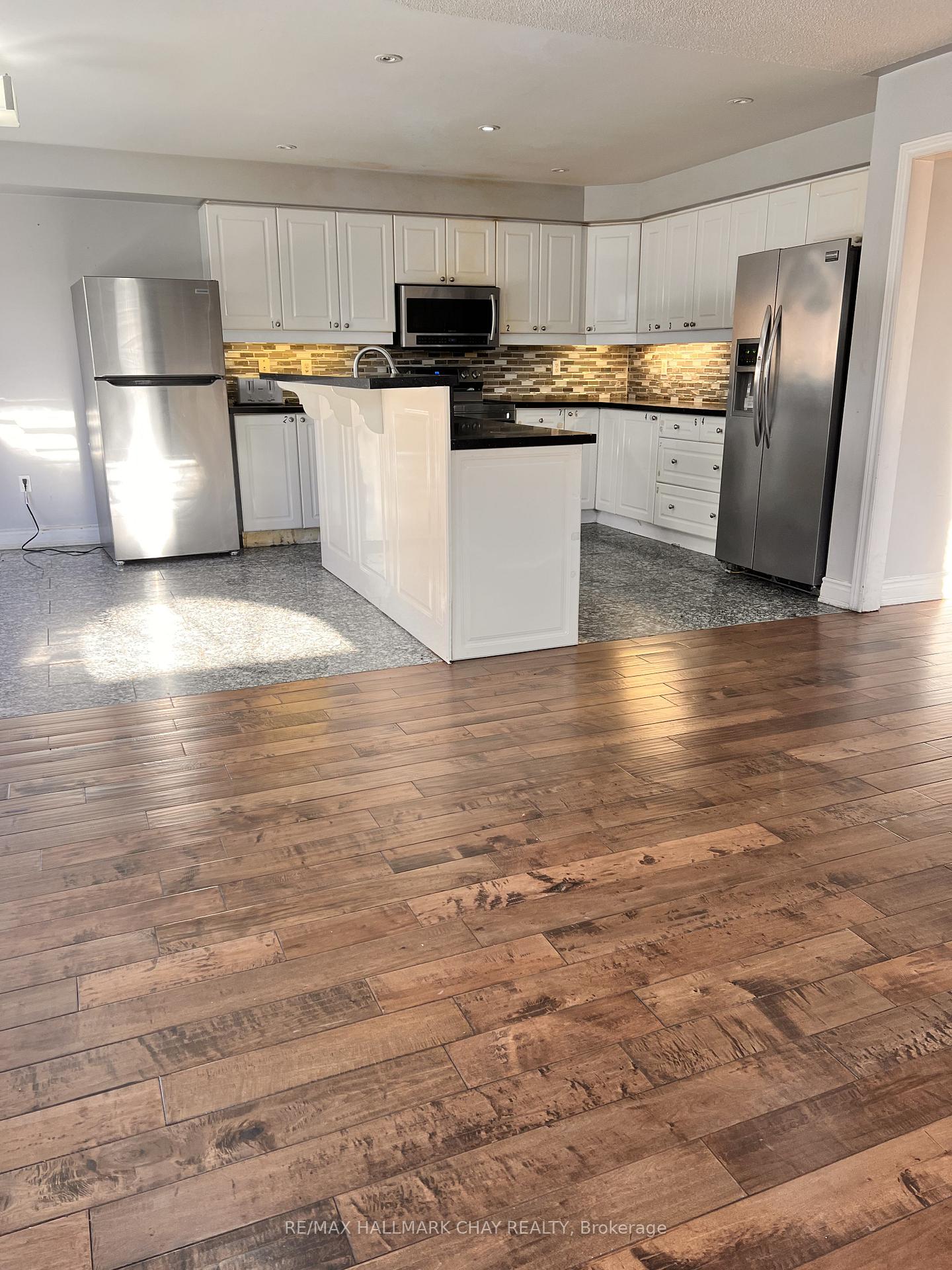 Photo 13 of 2 Southbend Drive S, Brampton, Snelgrove — HOMEH