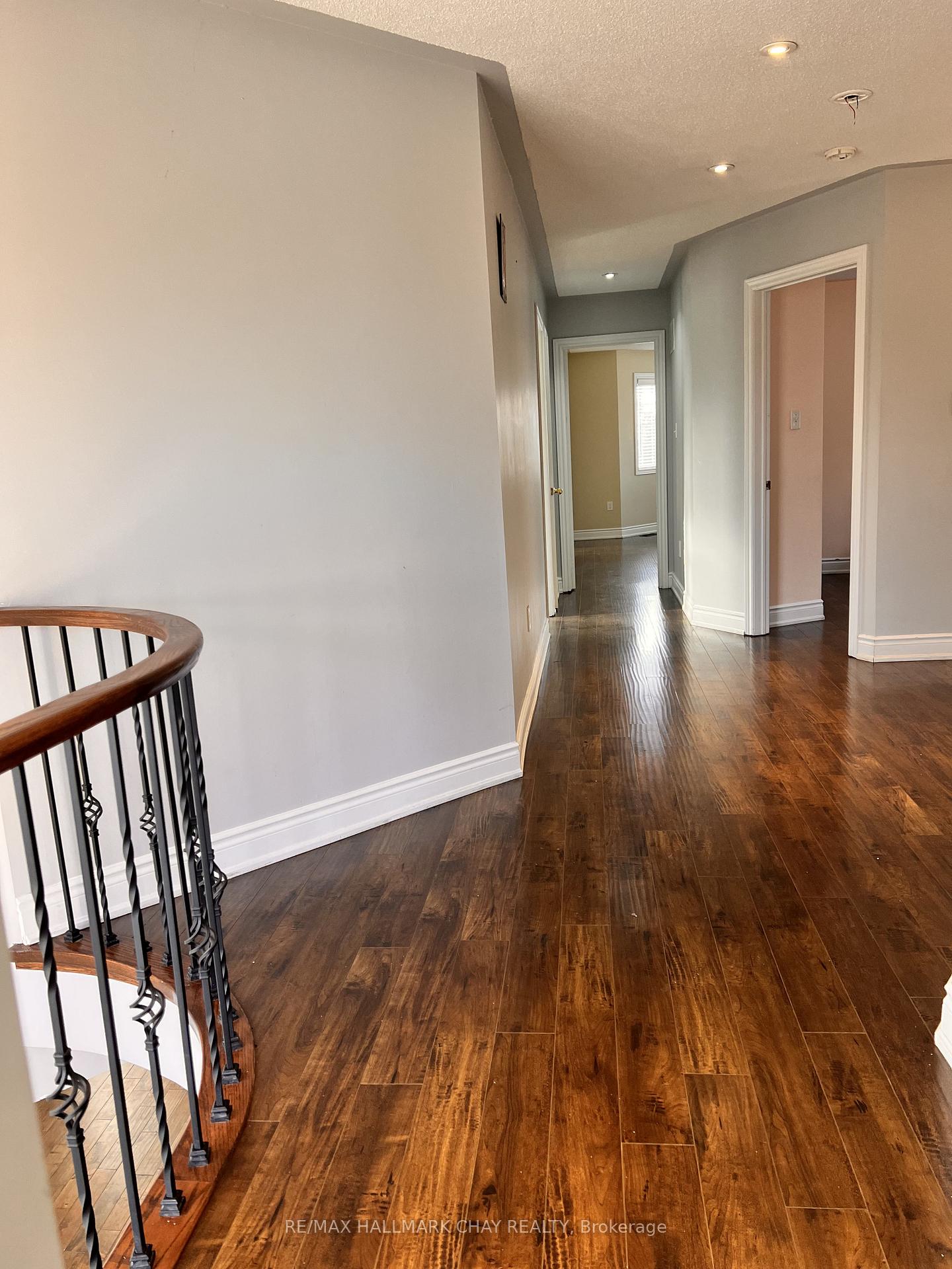 Photo 18 of 2 Southbend Drive S, Brampton, Snelgrove — HOMEH