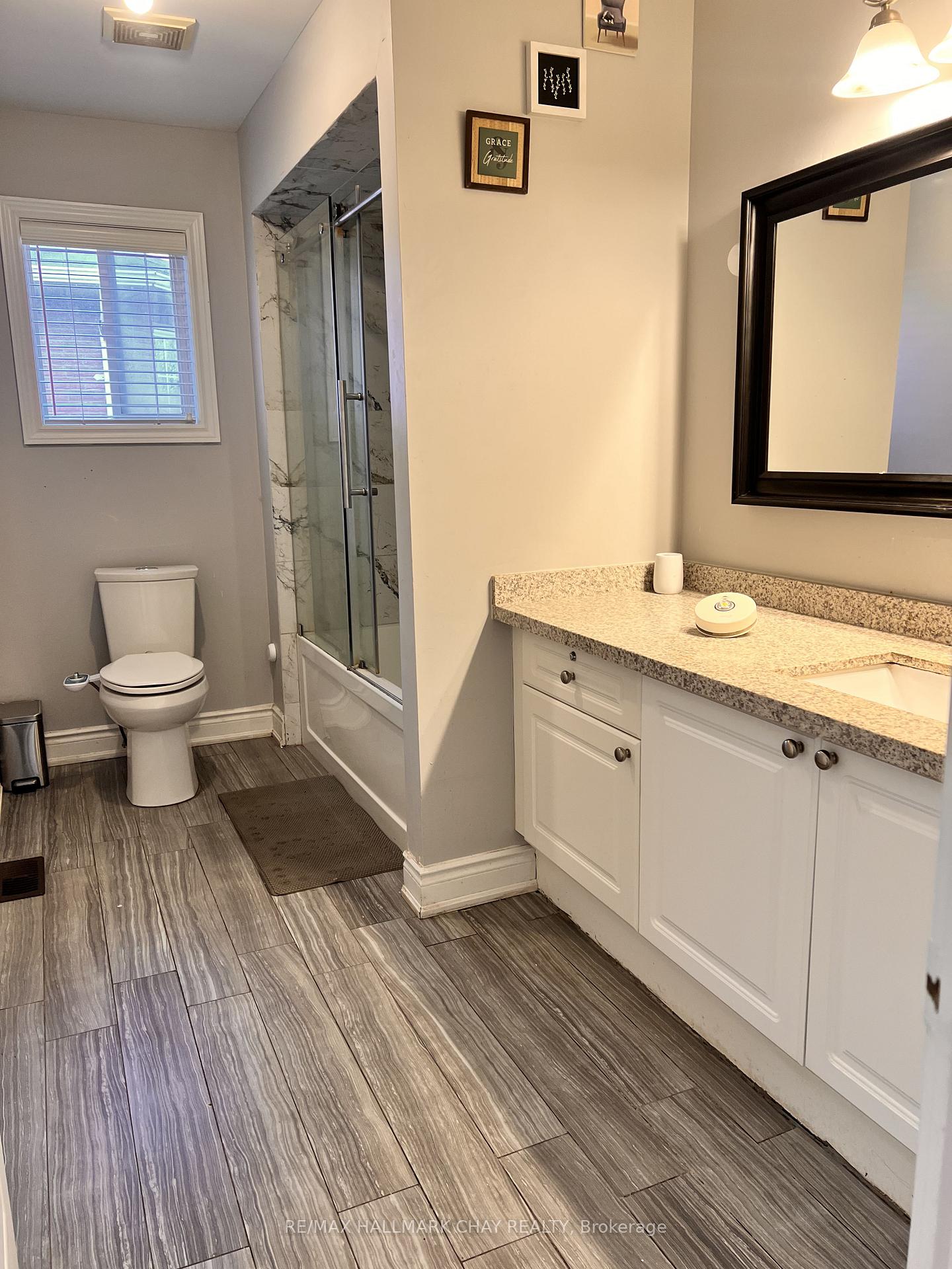 Photo 19 of 2 Southbend Drive S, Brampton, Snelgrove — HOMEH
