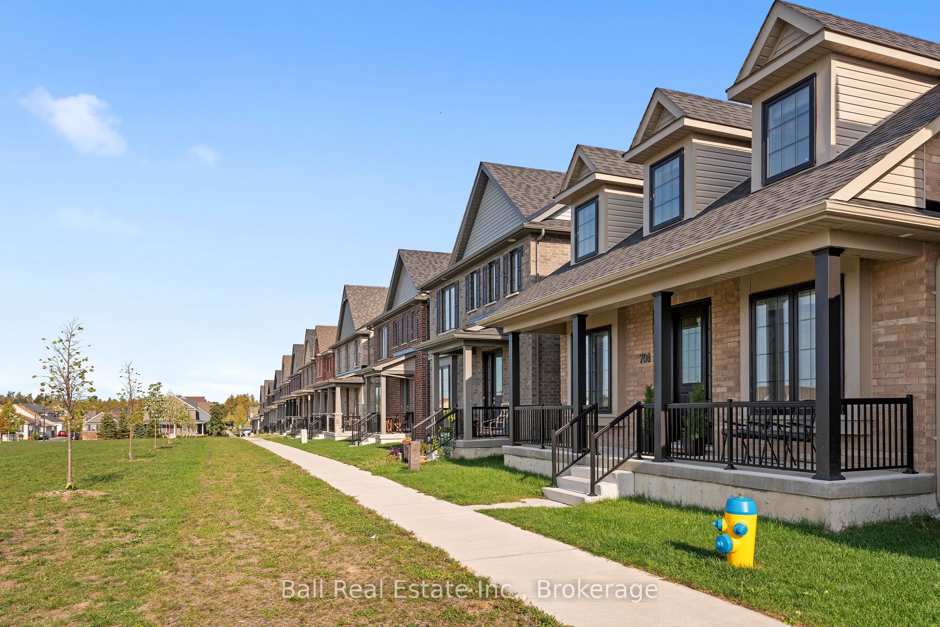 Photo 3 of 708 Whetstone Lane S, Peterborough, Northcrest Ward 5 — HOMEH