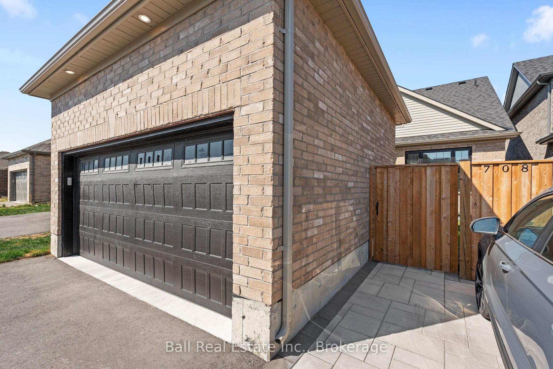 Photo 5 of 708 Whetstone Lane S, Peterborough, Northcrest Ward 5 — HOMEH