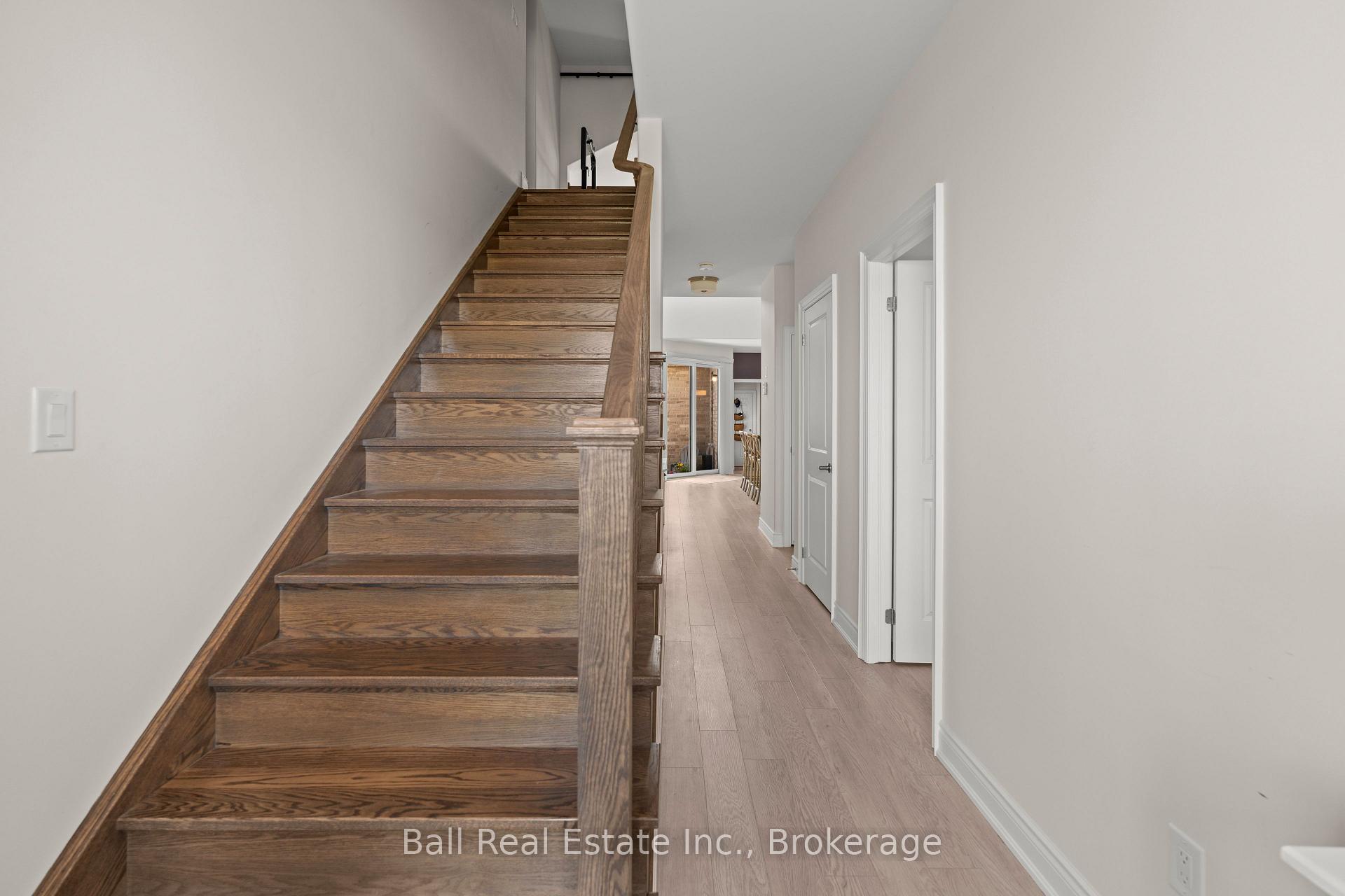 Photo 6 of 708 Whetstone Lane S, Peterborough, Northcrest Ward 5 — HOMEH