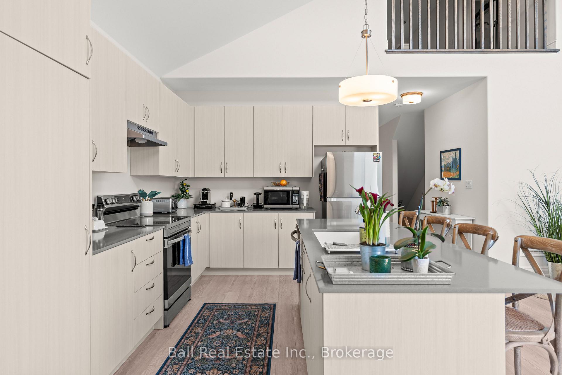 Photo 7 of 708 Whetstone Lane S, Peterborough, Northcrest Ward 5 — HOMEH