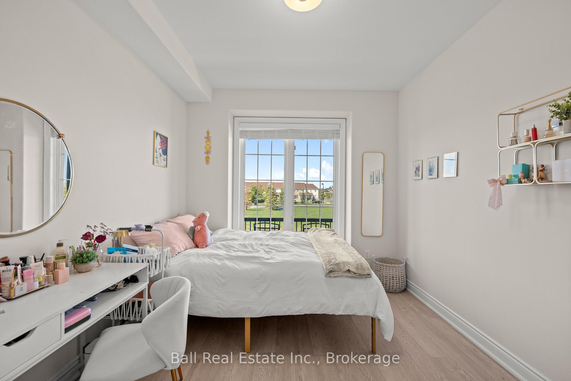 Photo 21 of 708 Whetstone Lane S, Peterborough, Northcrest Ward 5 — HOMEH