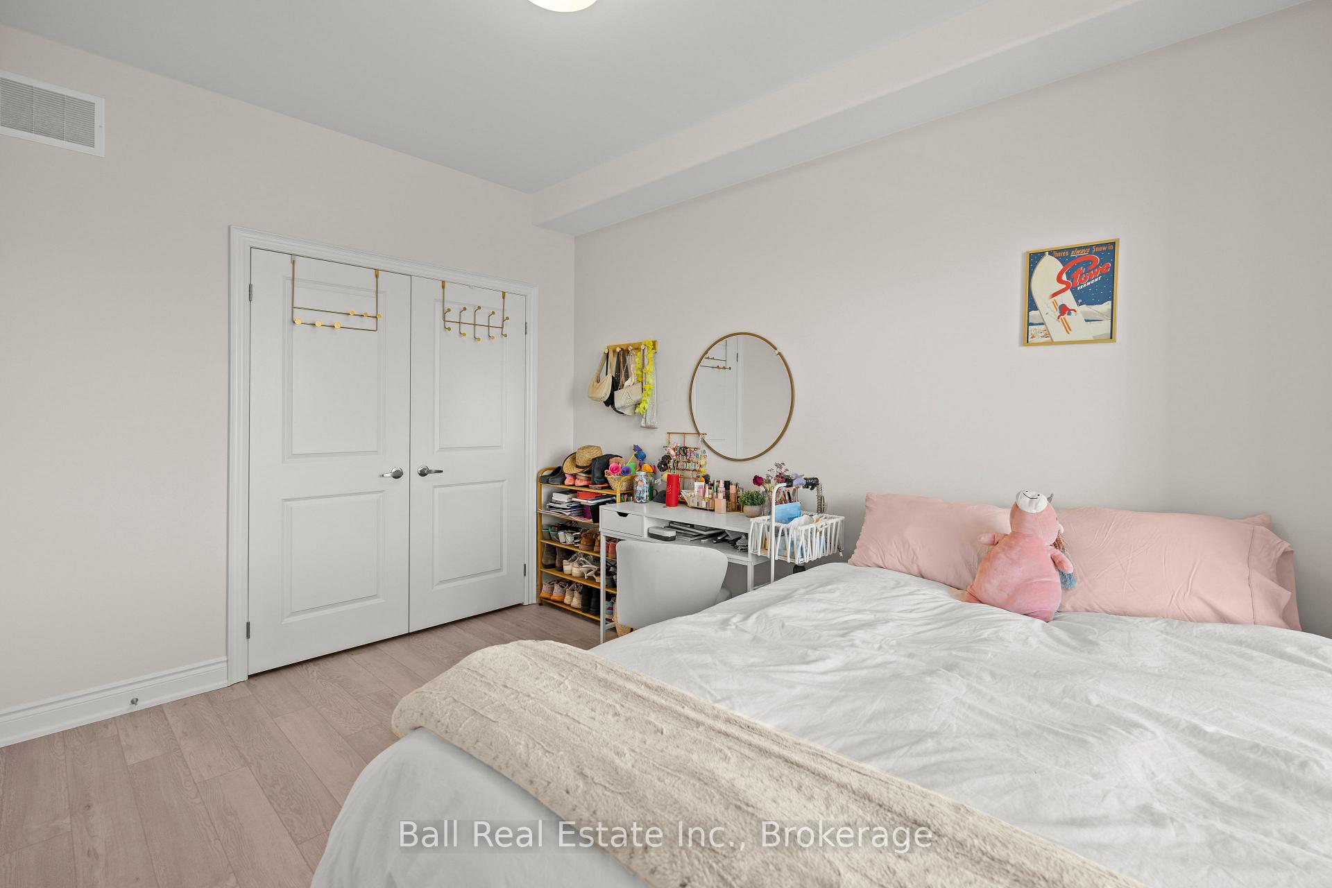 Photo 22 of 708 Whetstone Lane S, Peterborough, Northcrest Ward 5 — HOMEH