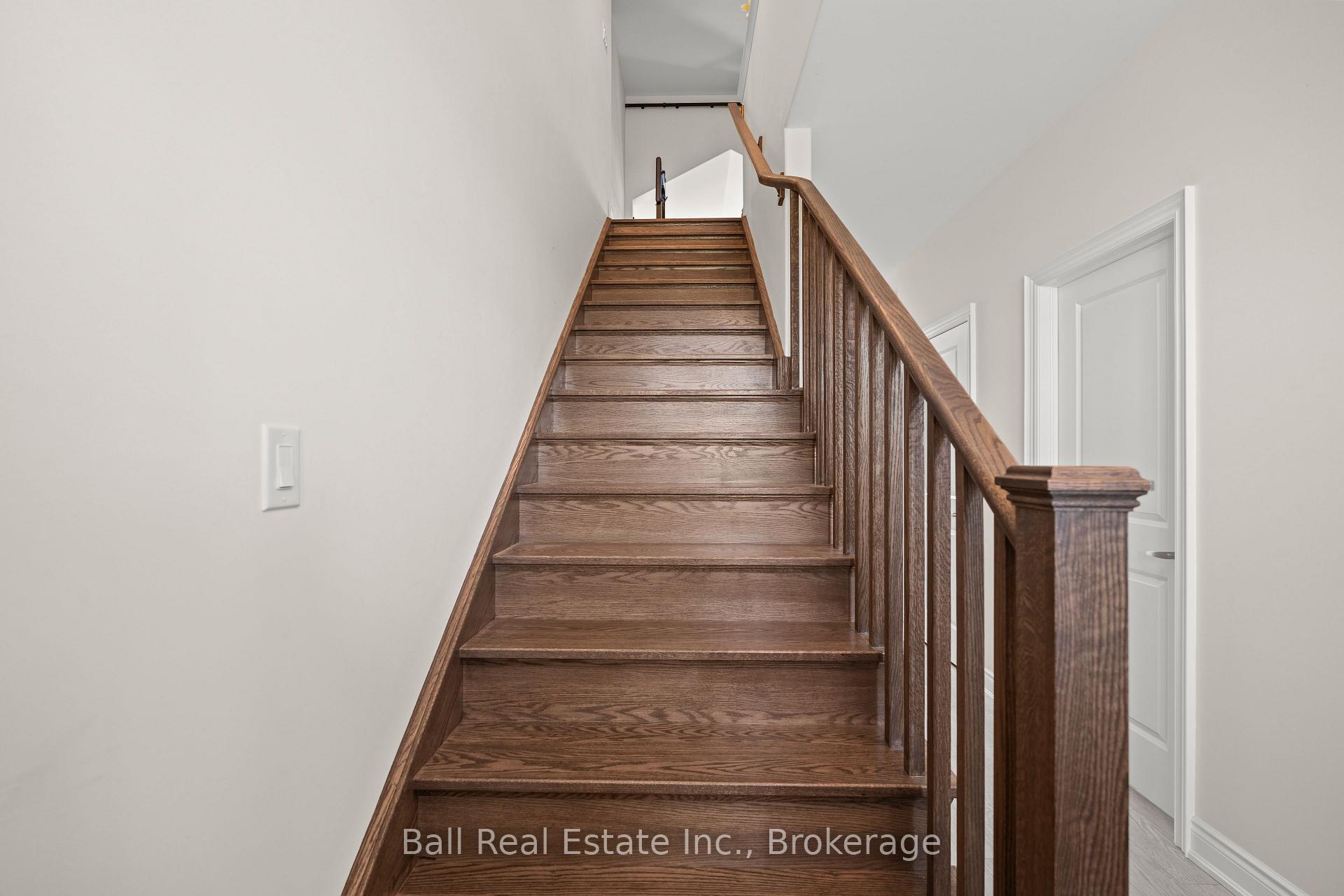Photo 31 of 708 Whetstone Lane S, Peterborough, Northcrest Ward 5 — HOMEH