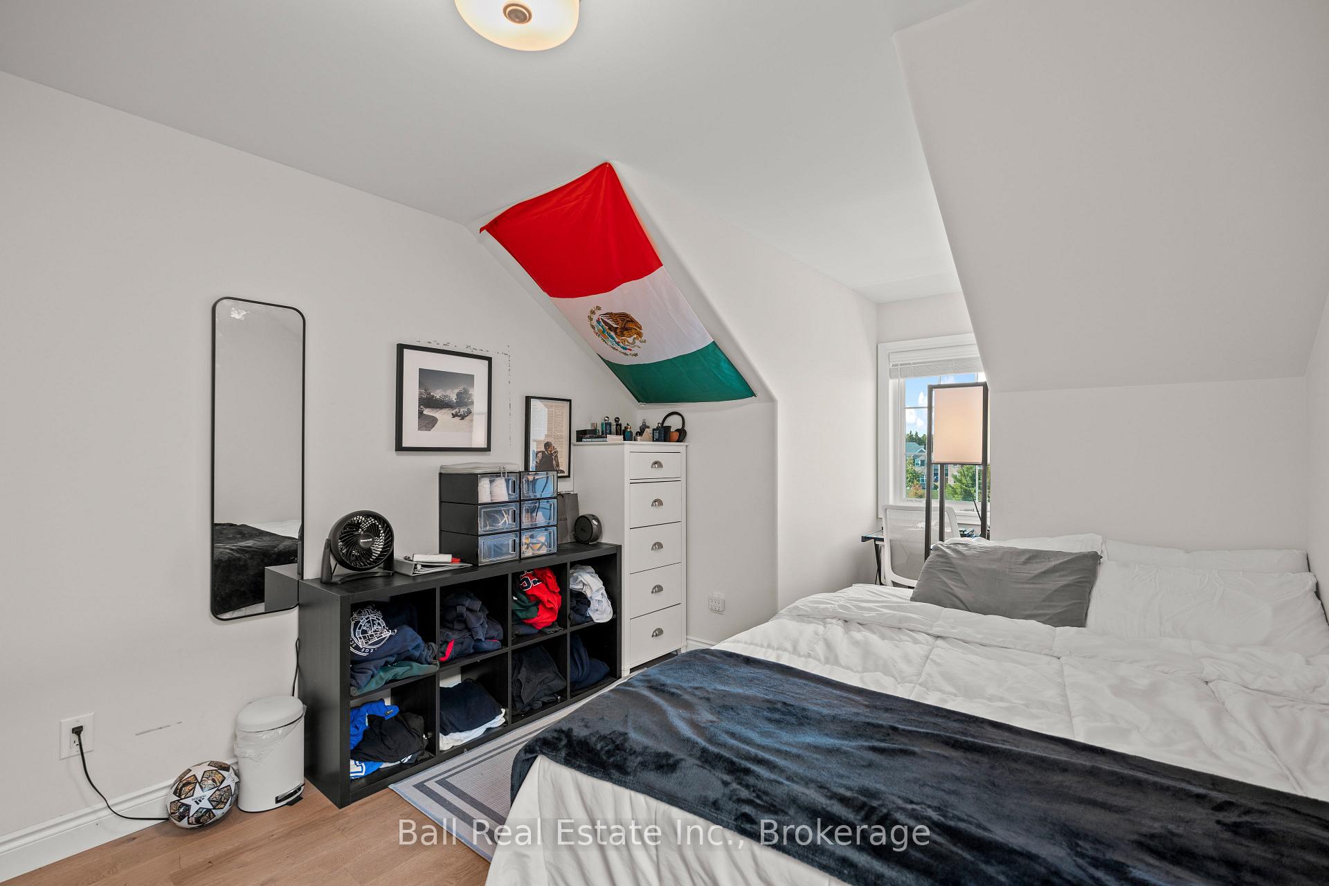 Photo 38 of 708 Whetstone Lane S, Peterborough, Northcrest Ward 5 — HOMEH