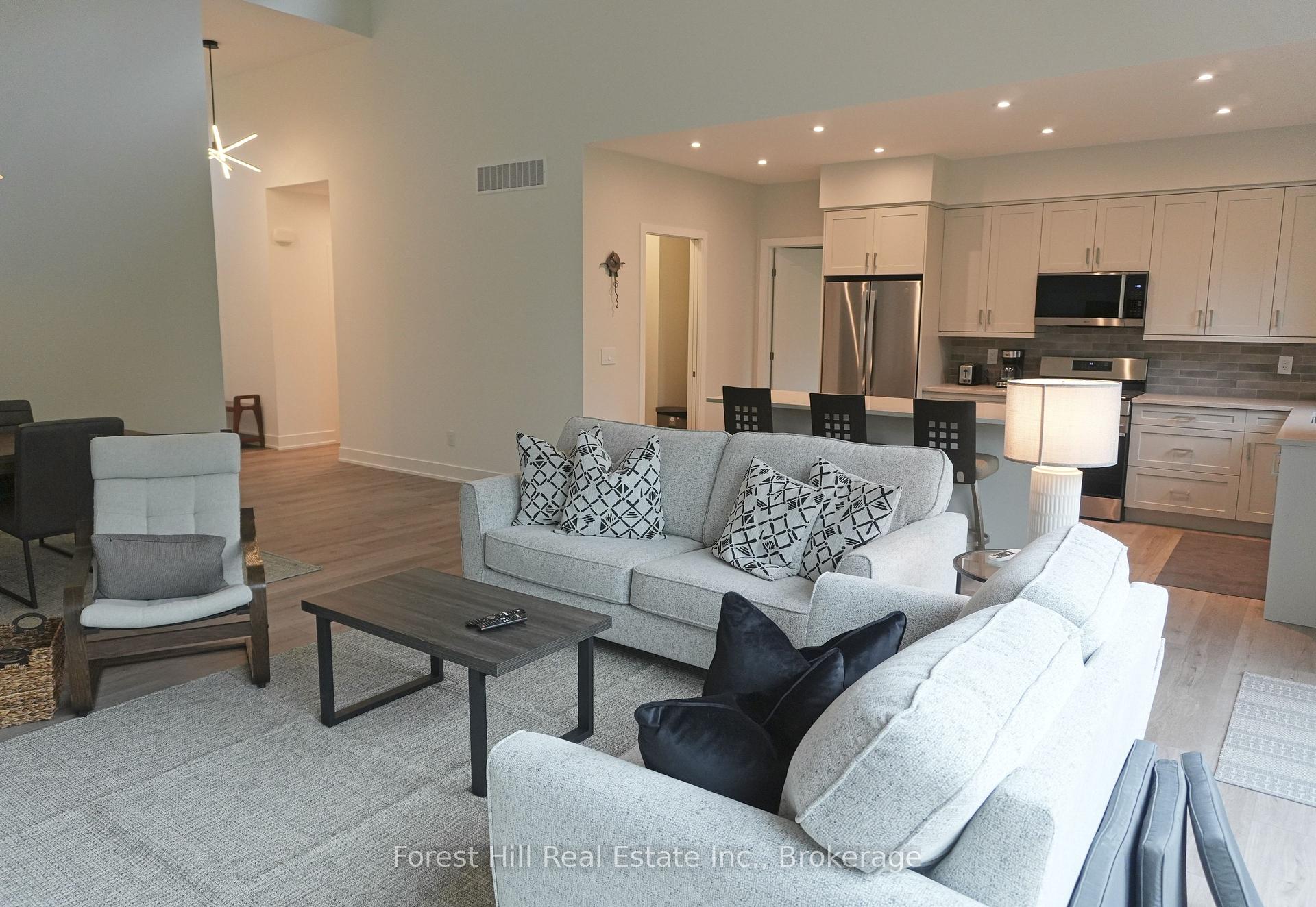 Photo 6 of 29 Niagara Street N, Collingwood — HOMEH