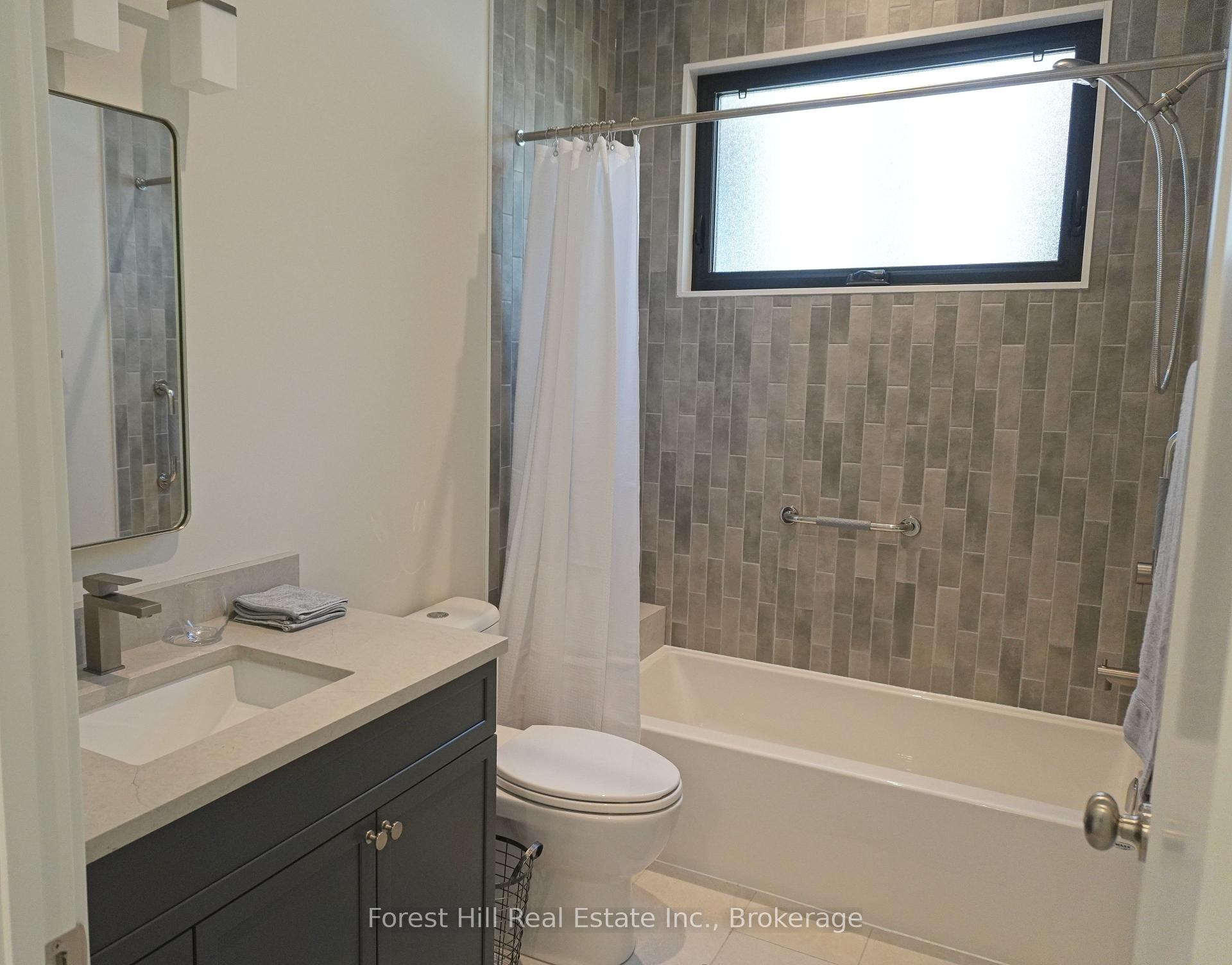 Photo 14 of 29 Niagara Street N, Collingwood — HOMEH