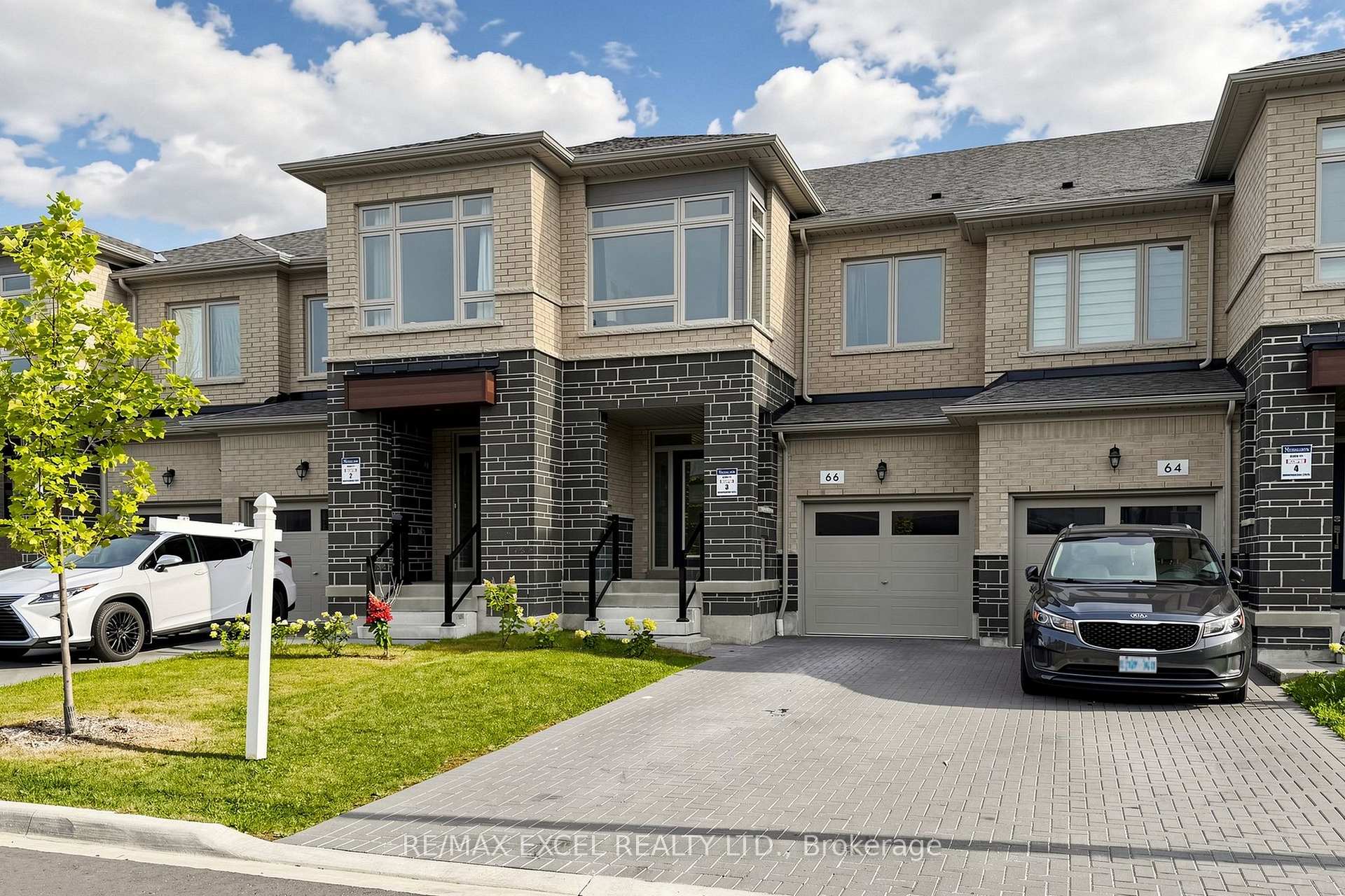 Photo 2 of 66 Mountainside Crescent, Whitby, Rolling Acres — HOMEH