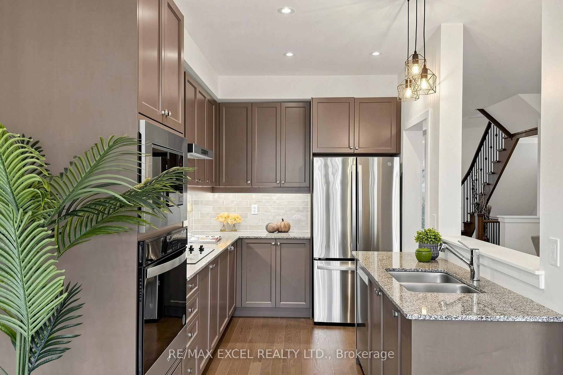 Photo 13 of 66 Mountainside Crescent, Whitby, Rolling Acres — HOMEH