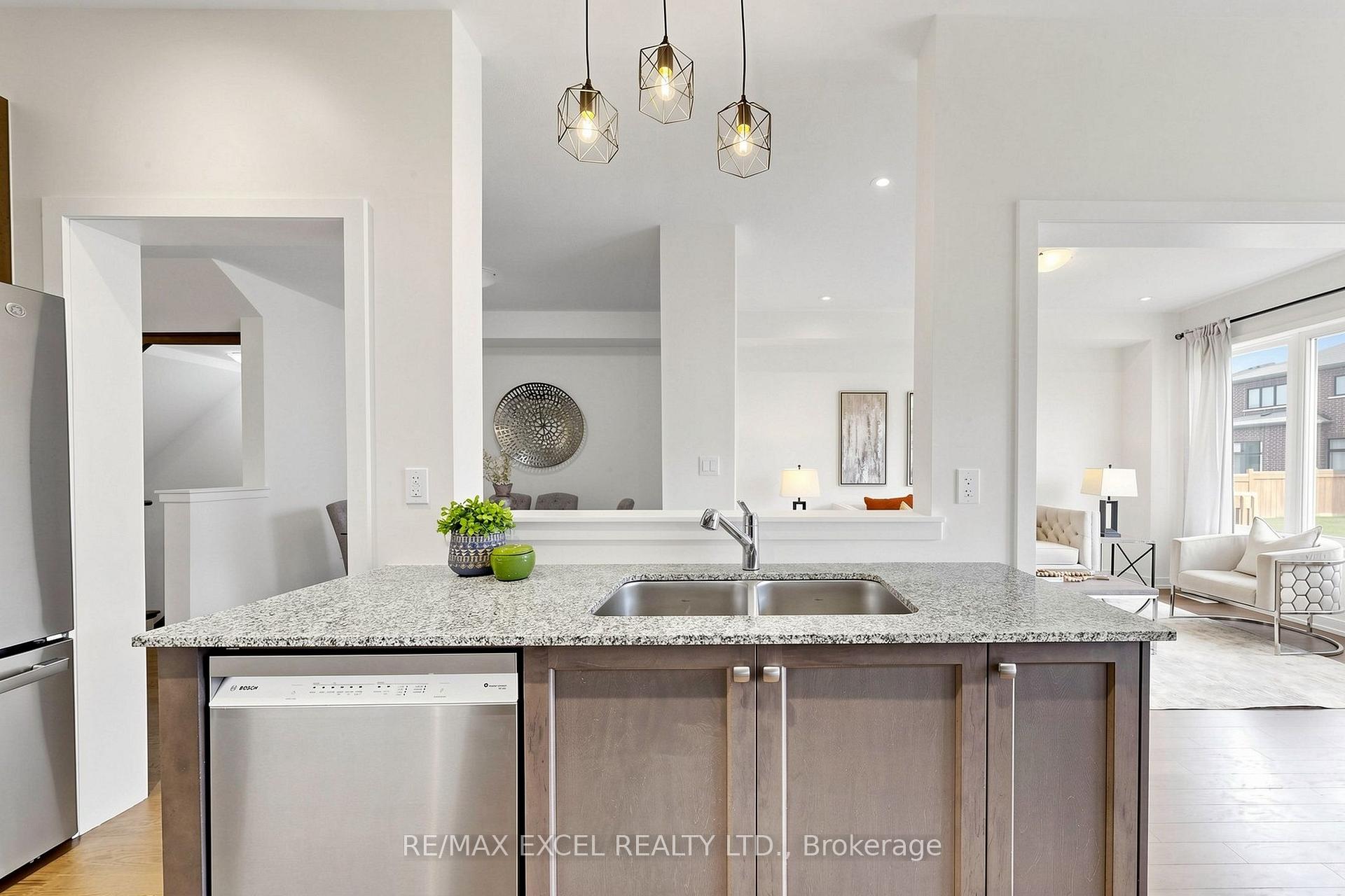 Photo 17 of 66 Mountainside Crescent, Whitby, Rolling Acres — HOMEH