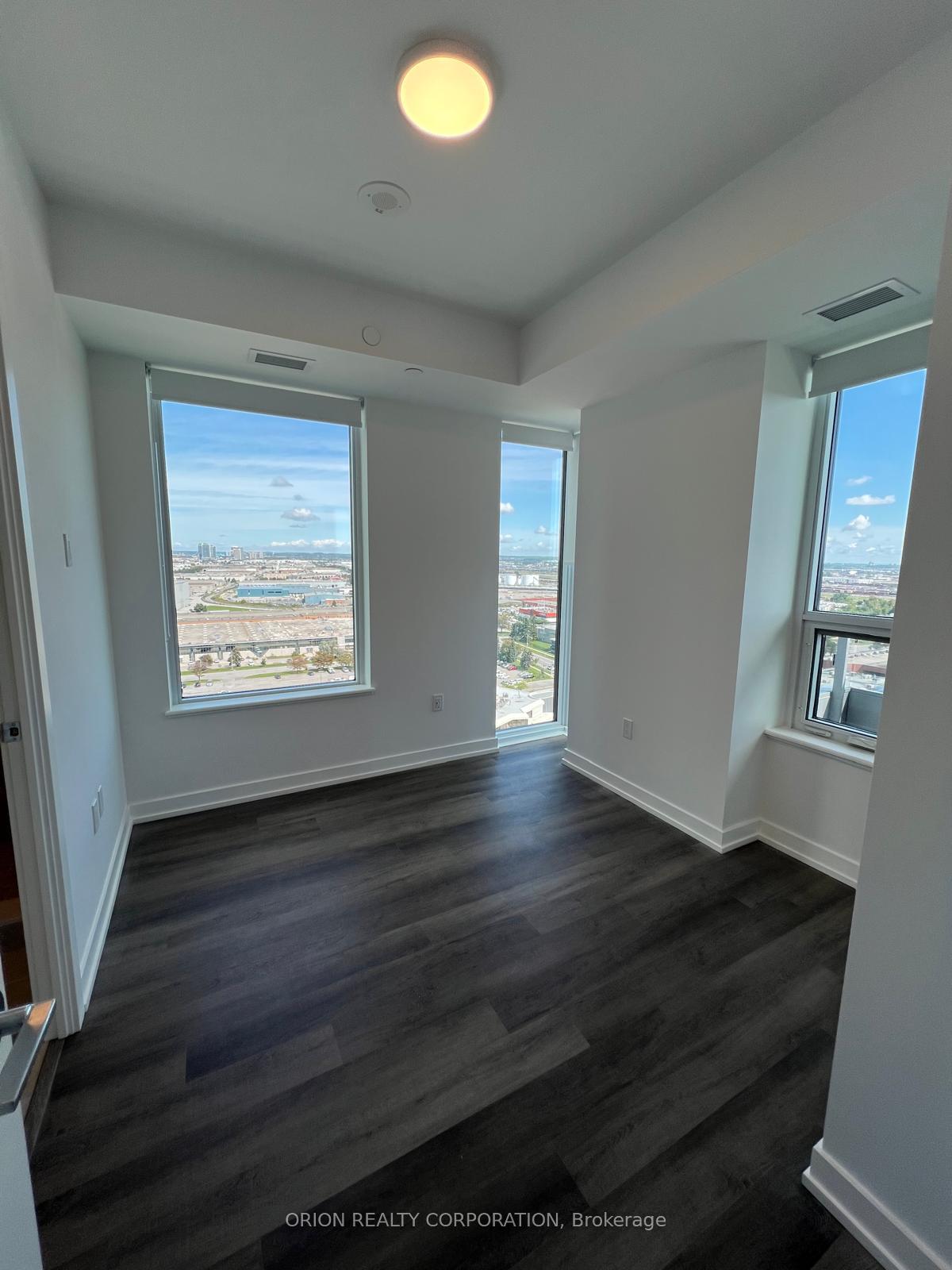 Photo 8 of Unit 1502, 5 Meadowdale Road, Vaughan, Vaughan Corporate Centre — HOMEH