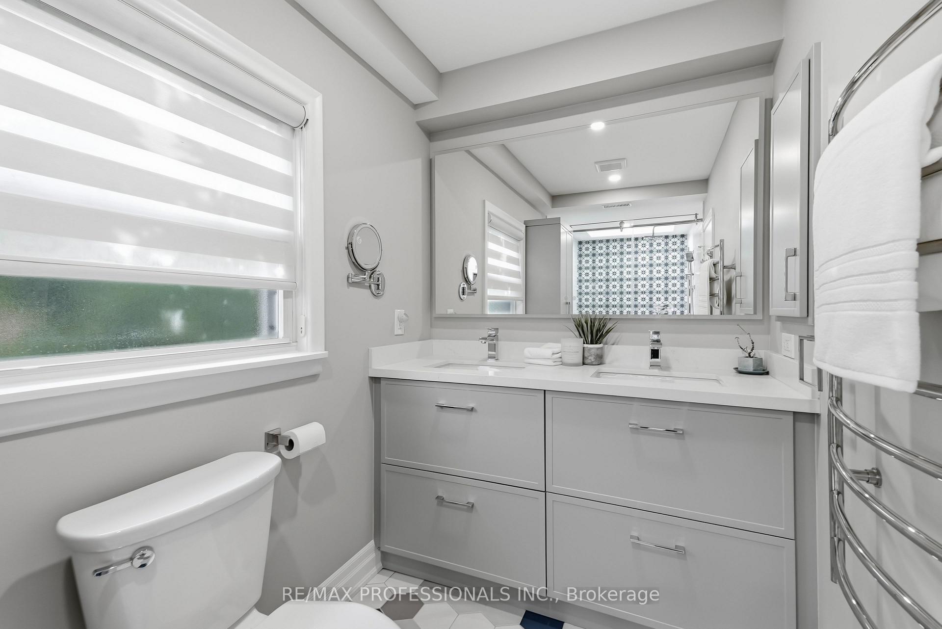 Photo 37 of 38 Ballacaine Drive, Etobicoke, Stonegate-Queensway — HOMEH