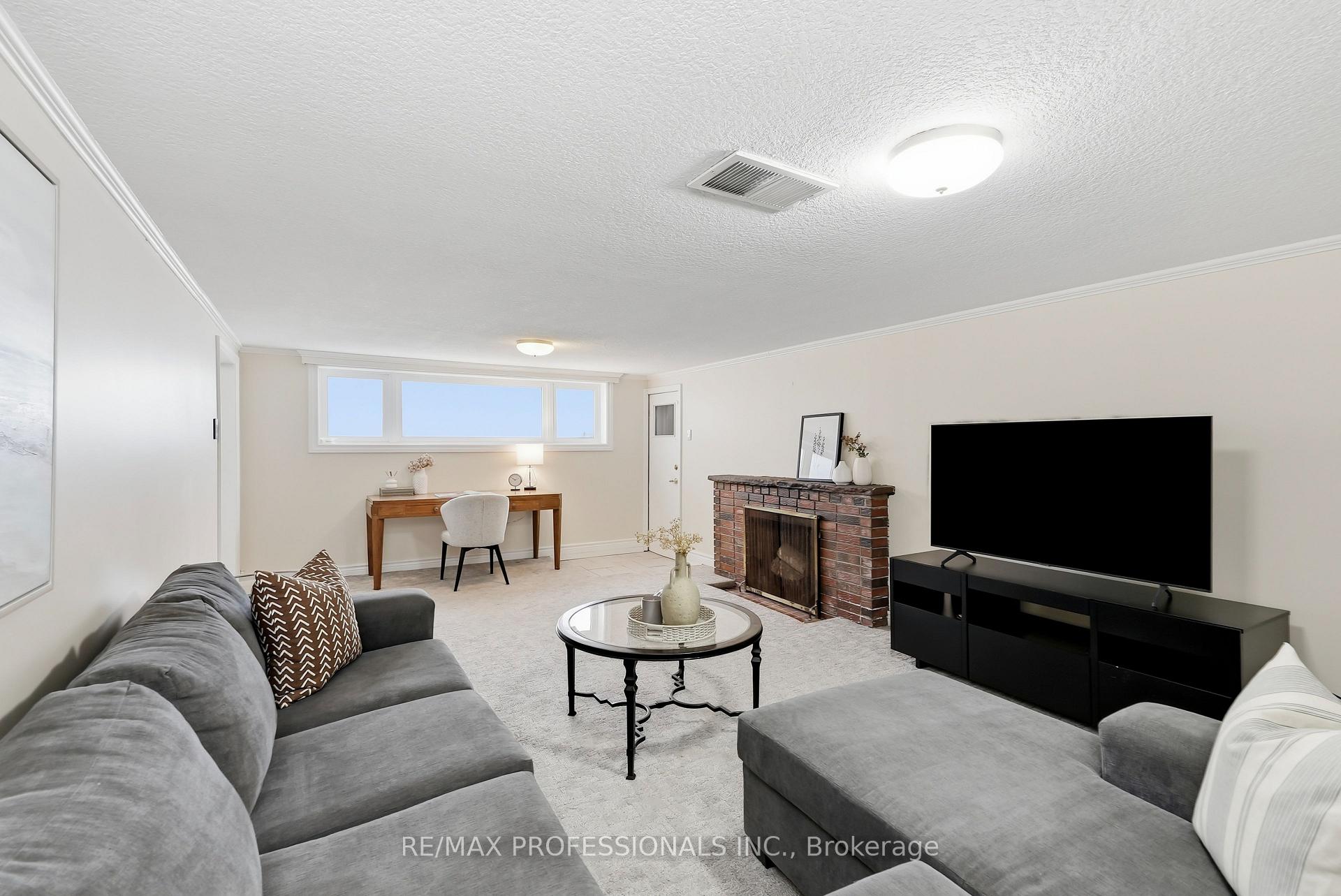 Photo 41 of 38 Ballacaine Drive, Etobicoke, Stonegate-Queensway — HOMEH