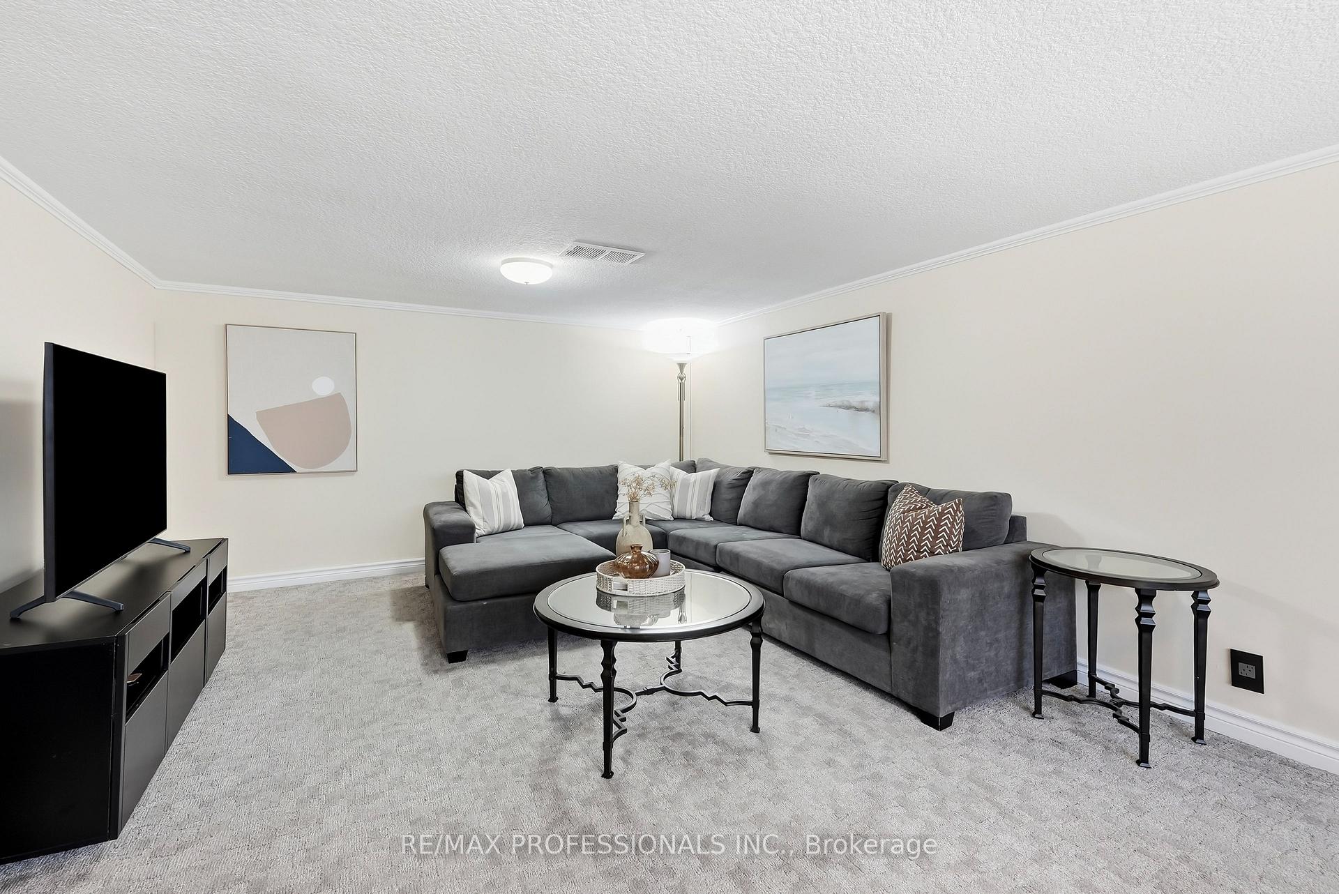 Photo 45 of 38 Ballacaine Drive, Etobicoke, Stonegate-Queensway — HOMEH