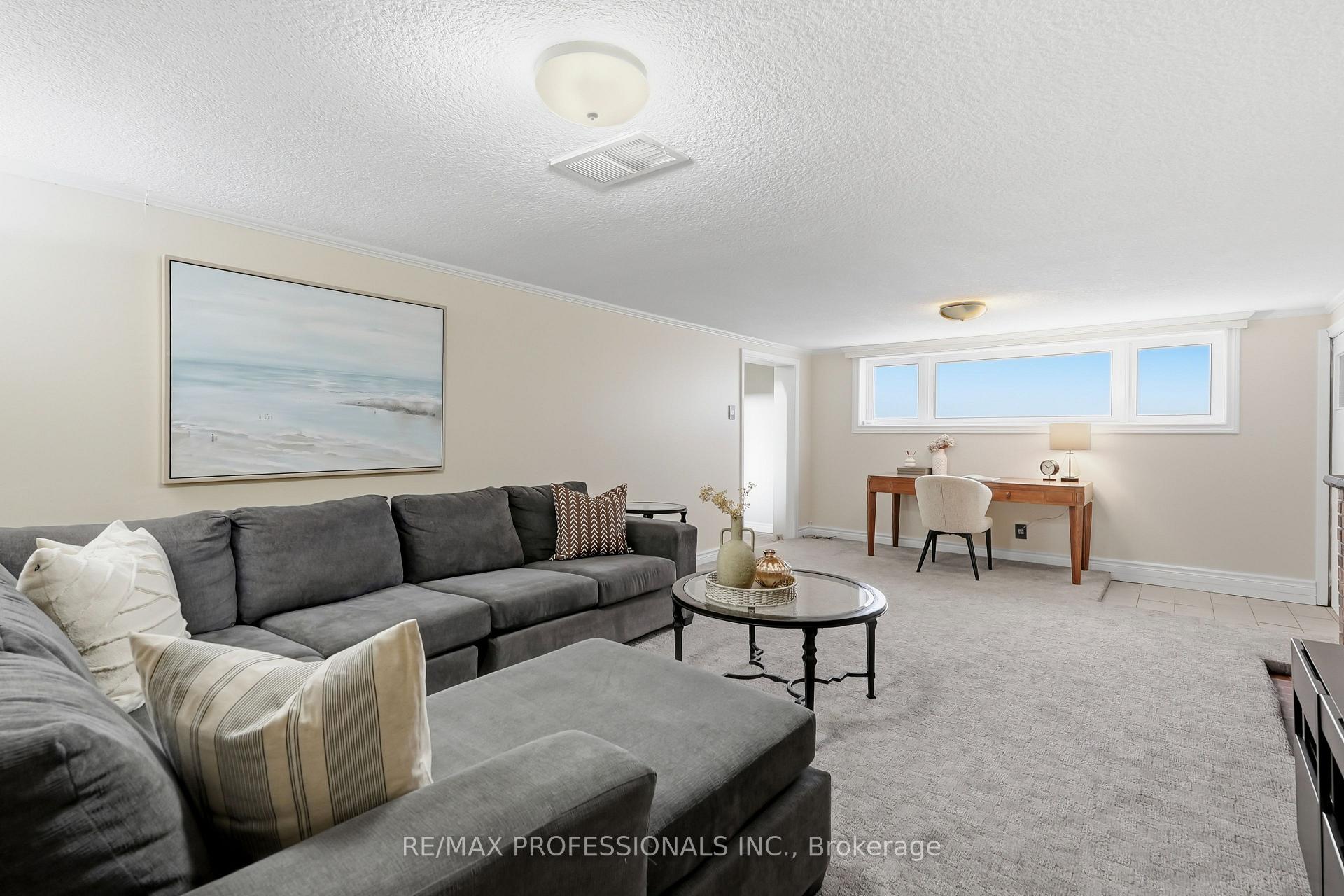 Photo 46 of 38 Ballacaine Drive, Etobicoke, Stonegate-Queensway — HOMEH