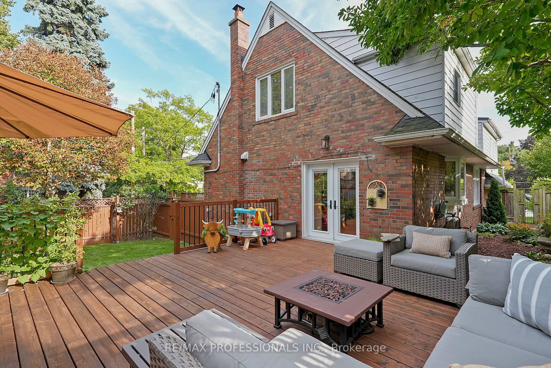 Photo 54 of 38 Ballacaine Drive, Etobicoke, Stonegate-Queensway — HOMEH