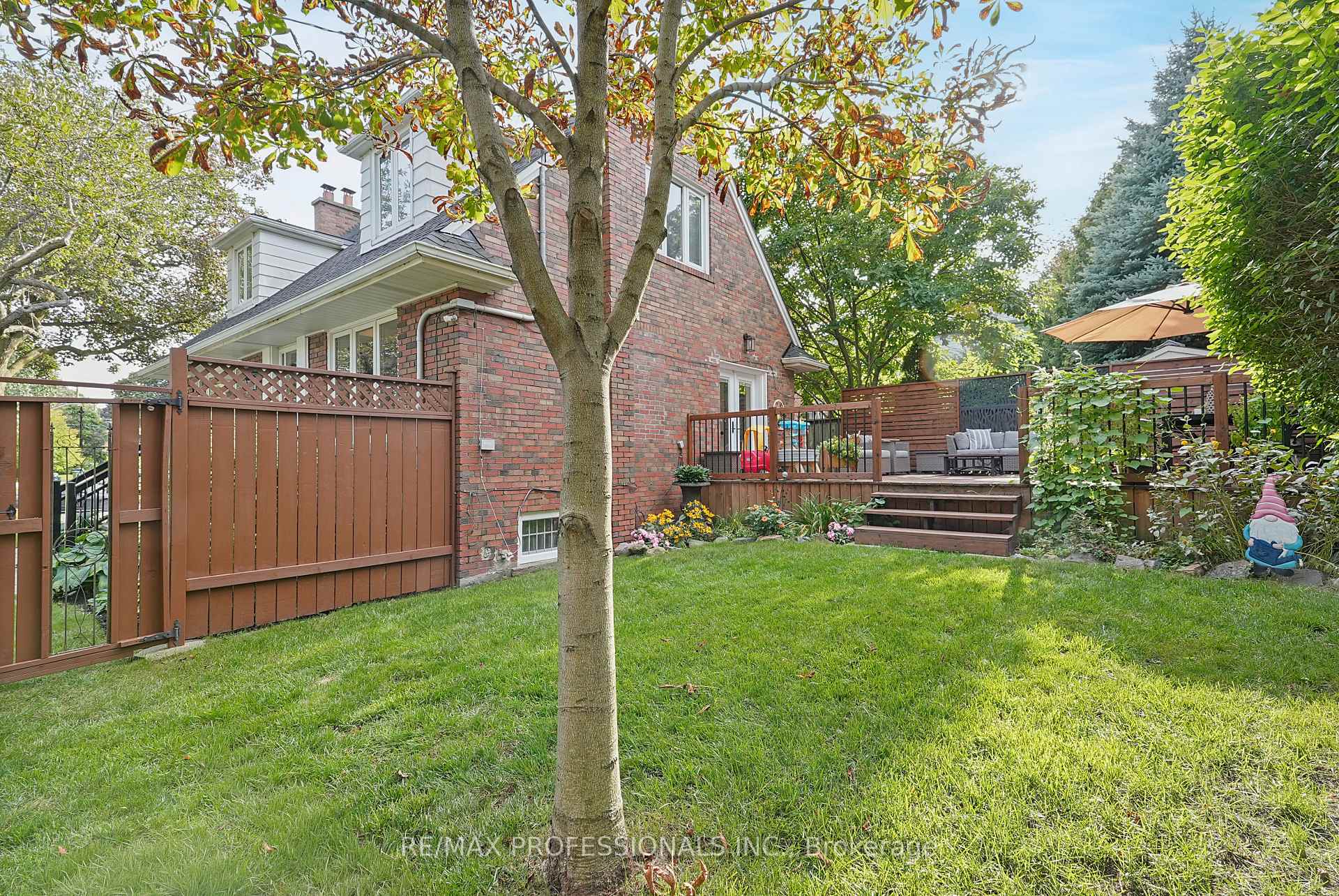 Photo 65 of 38 Ballacaine Drive, Etobicoke, Stonegate-Queensway — HOMEH