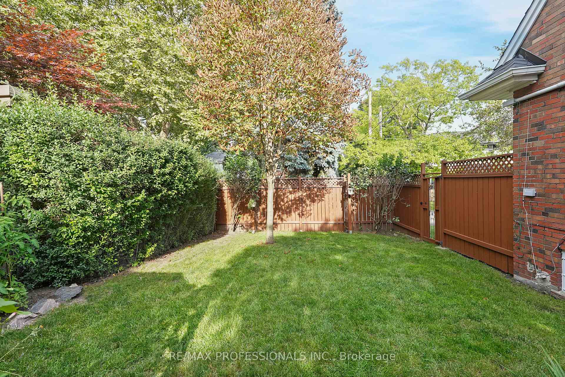 Photo 66 of 38 Ballacaine Drive, Etobicoke, Stonegate-Queensway — HOMEH
